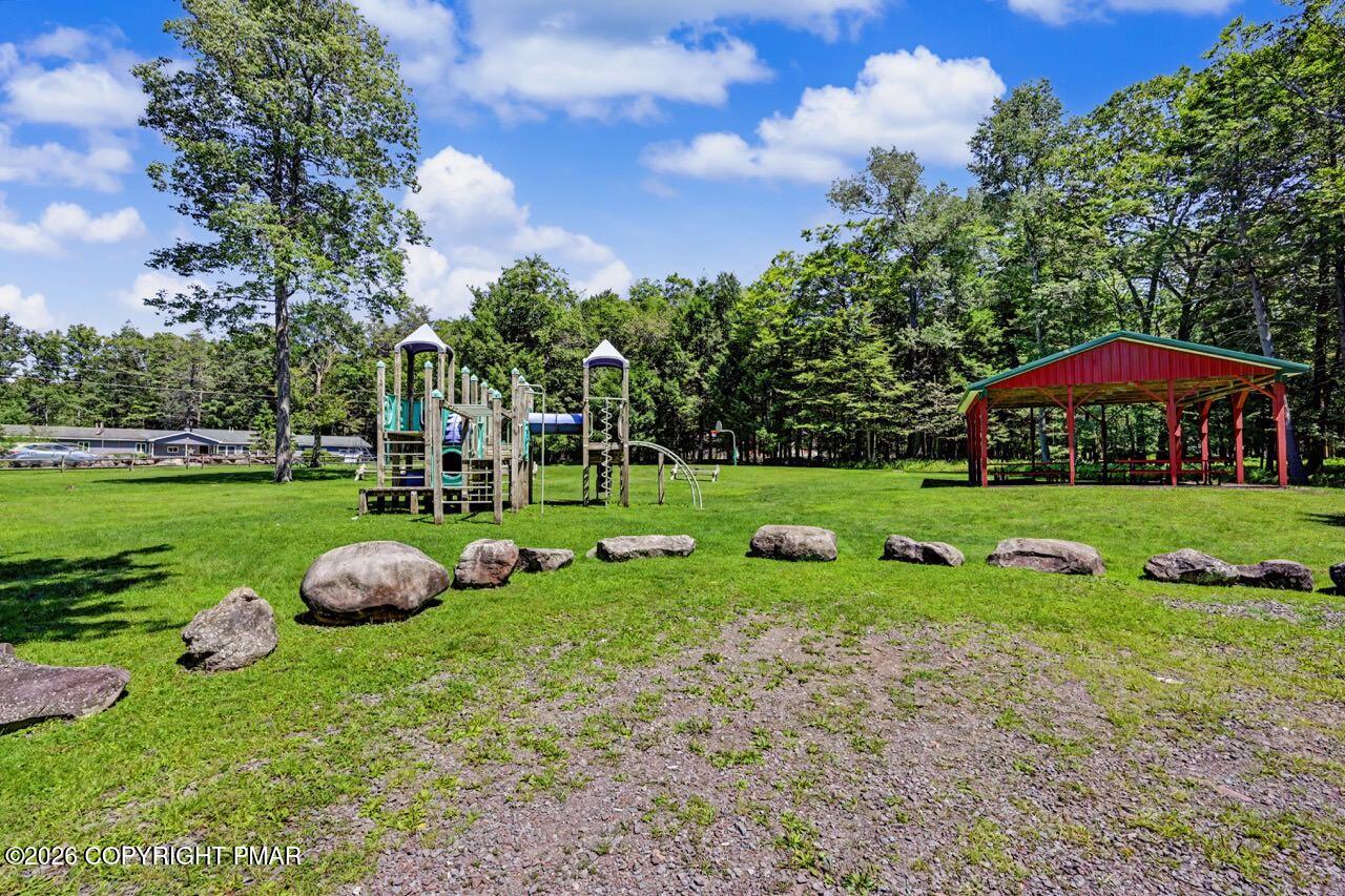 15 Lakeside Lane Property Photo 68