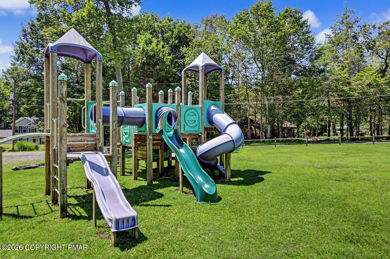 15 Lakeside Lane Property Photo 70