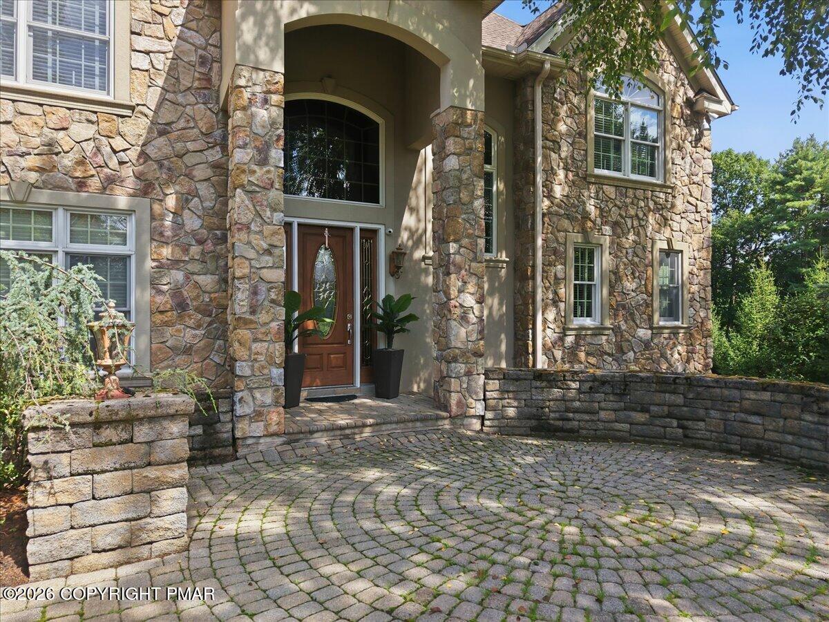 150 Kettle Ridge Drive Property Photo 4