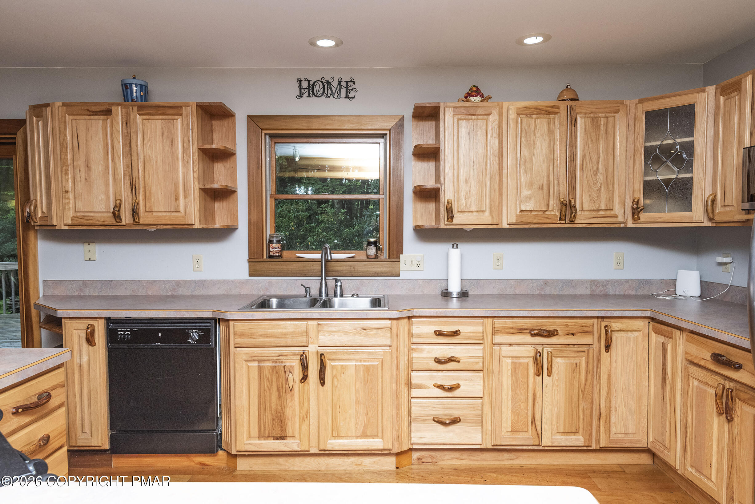 11 Apache Way Property Photo 8