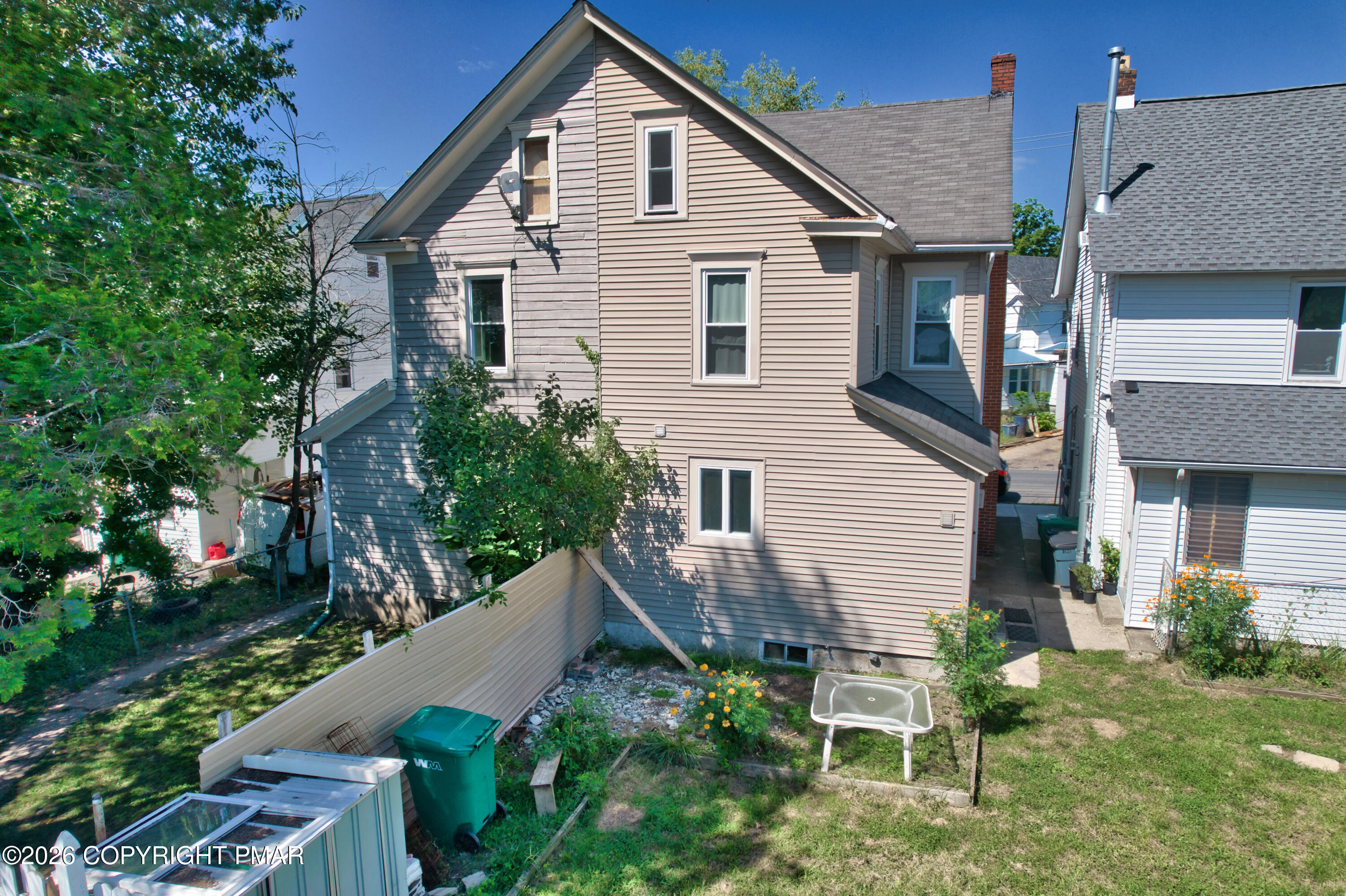 913 Sarah Street Property Photo 29