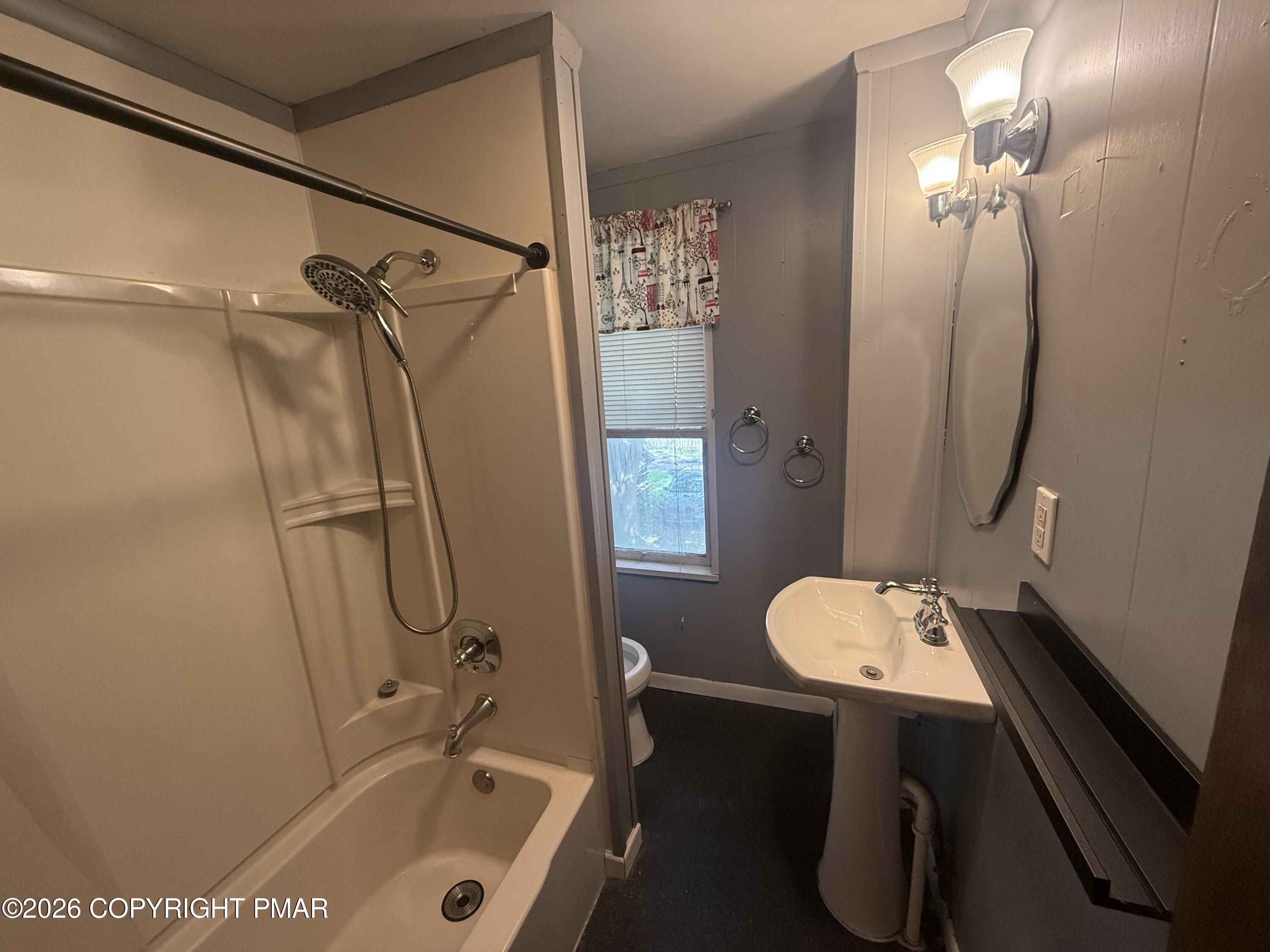 26-28 N Green Street Property Photo 9