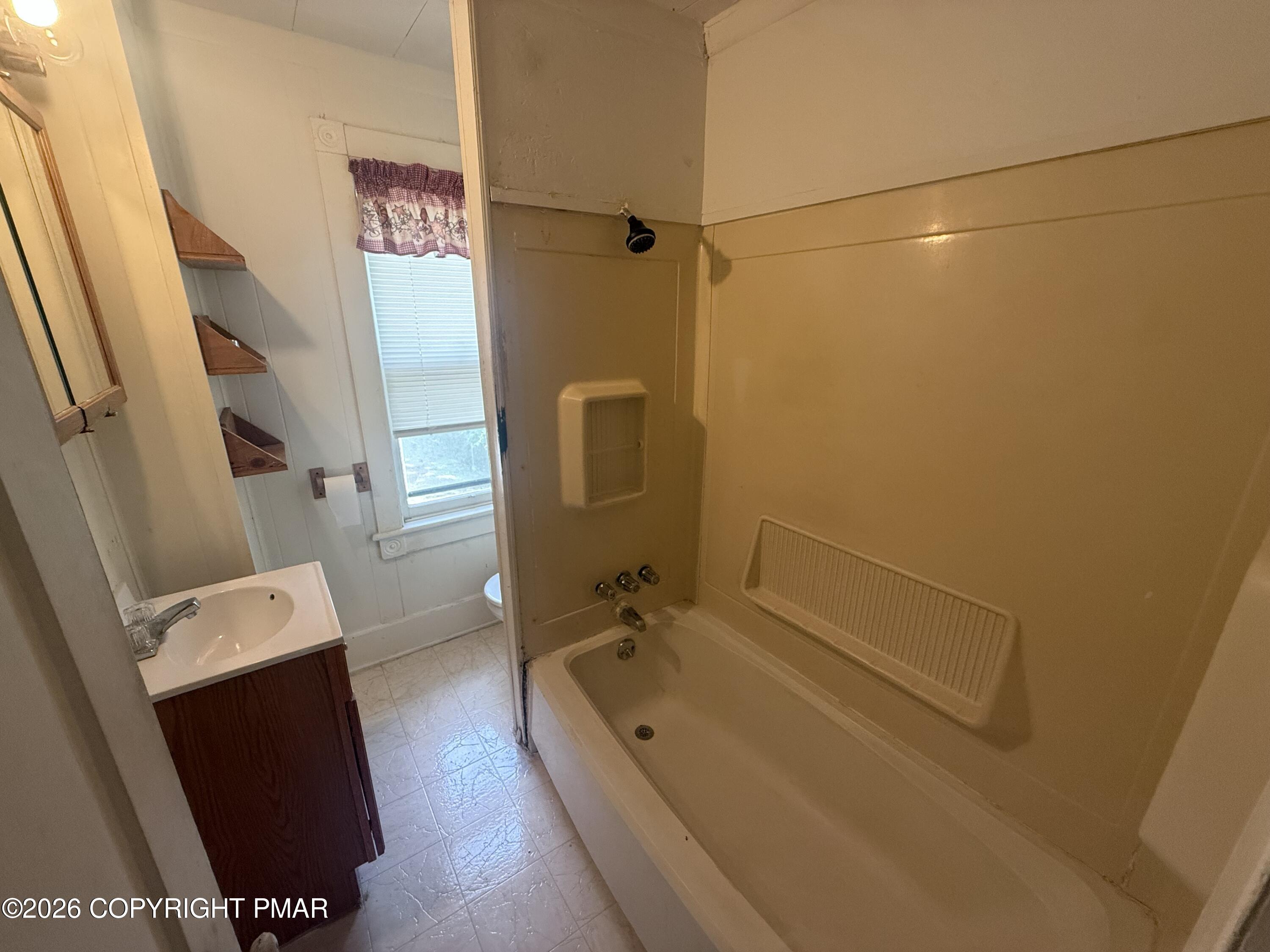 26-28 N Green Street Property Photo 23
