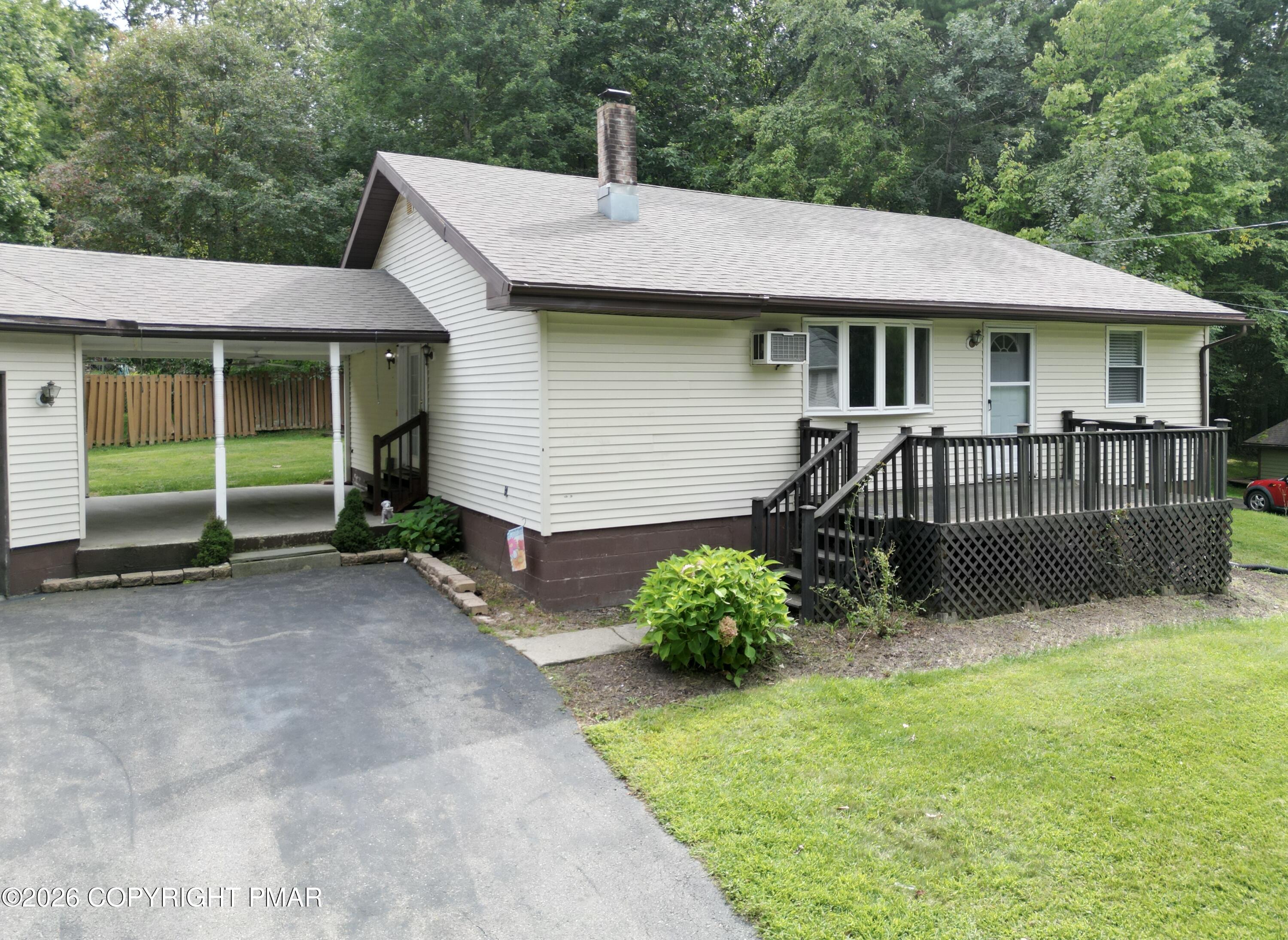 126 Lilac Drive Property Photo 3