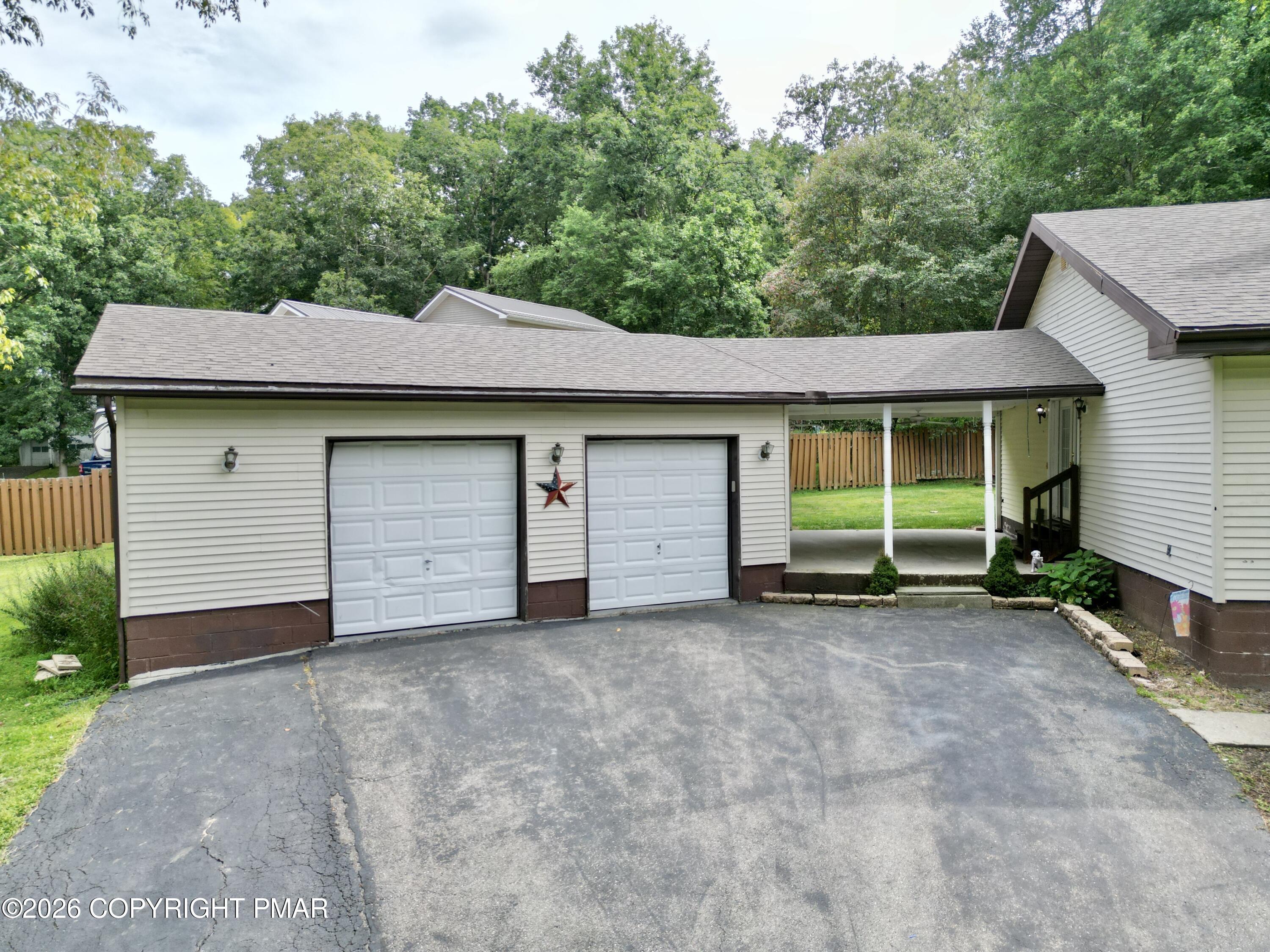 126 Lilac Drive Property Photo 4