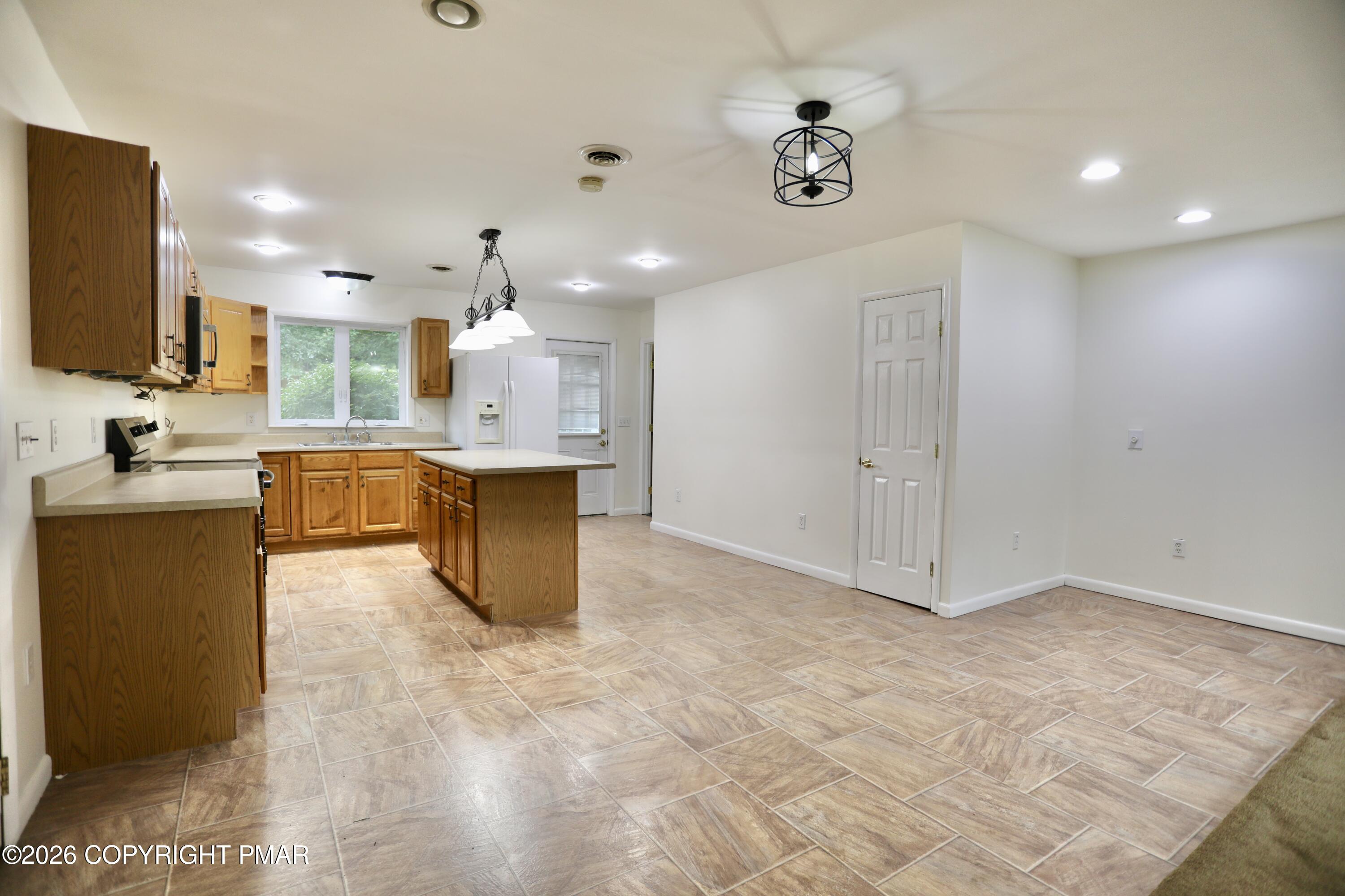 126 Lilac Drive Property Photo 8