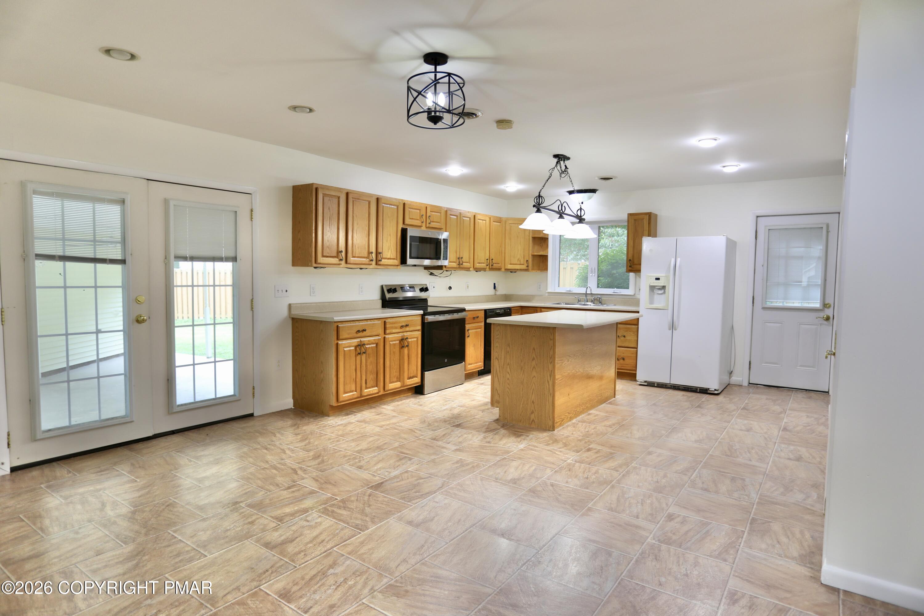 126 Lilac Drive Property Photo 9