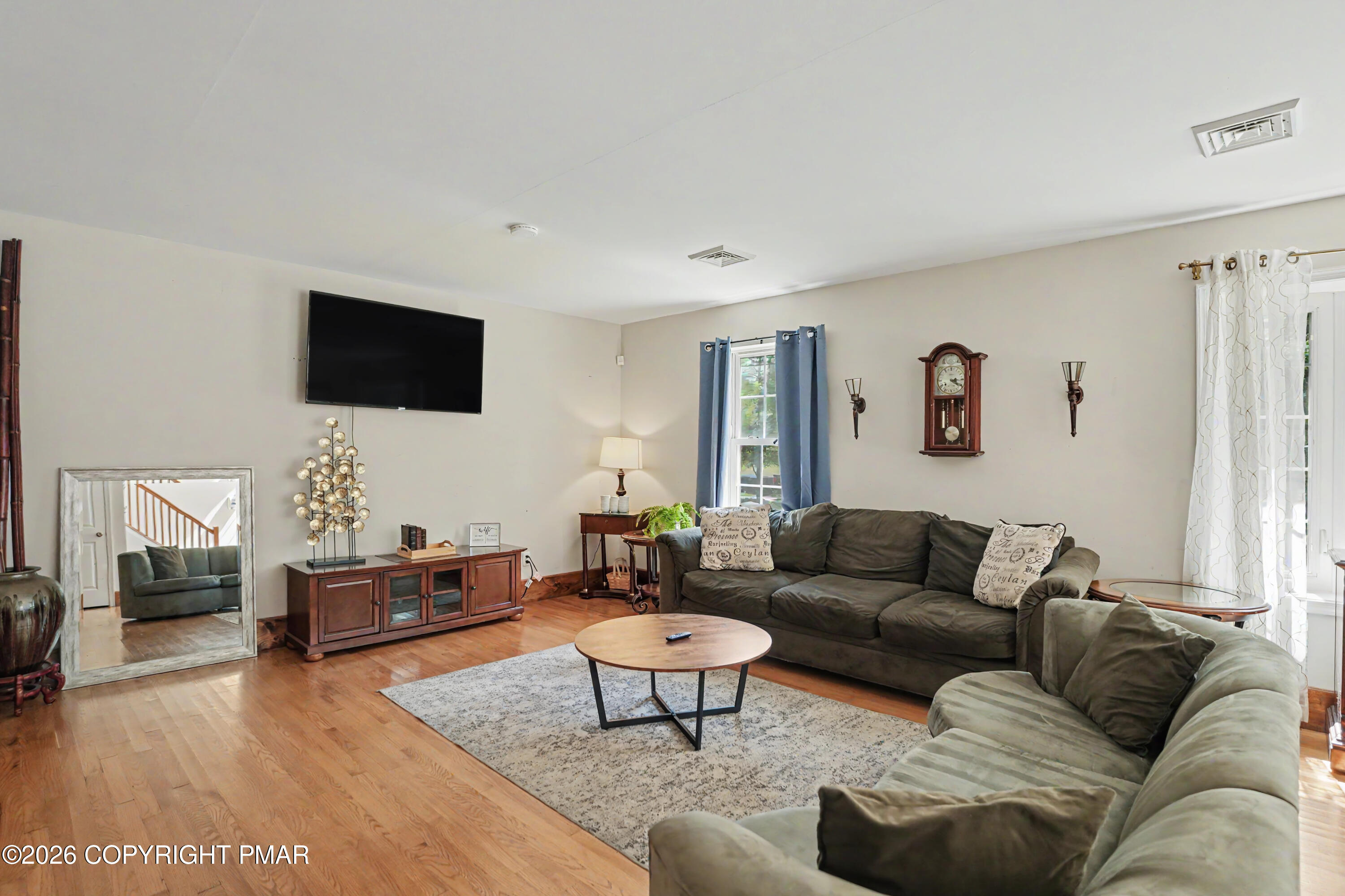 220 Nadine Boulevard Property Photo 5