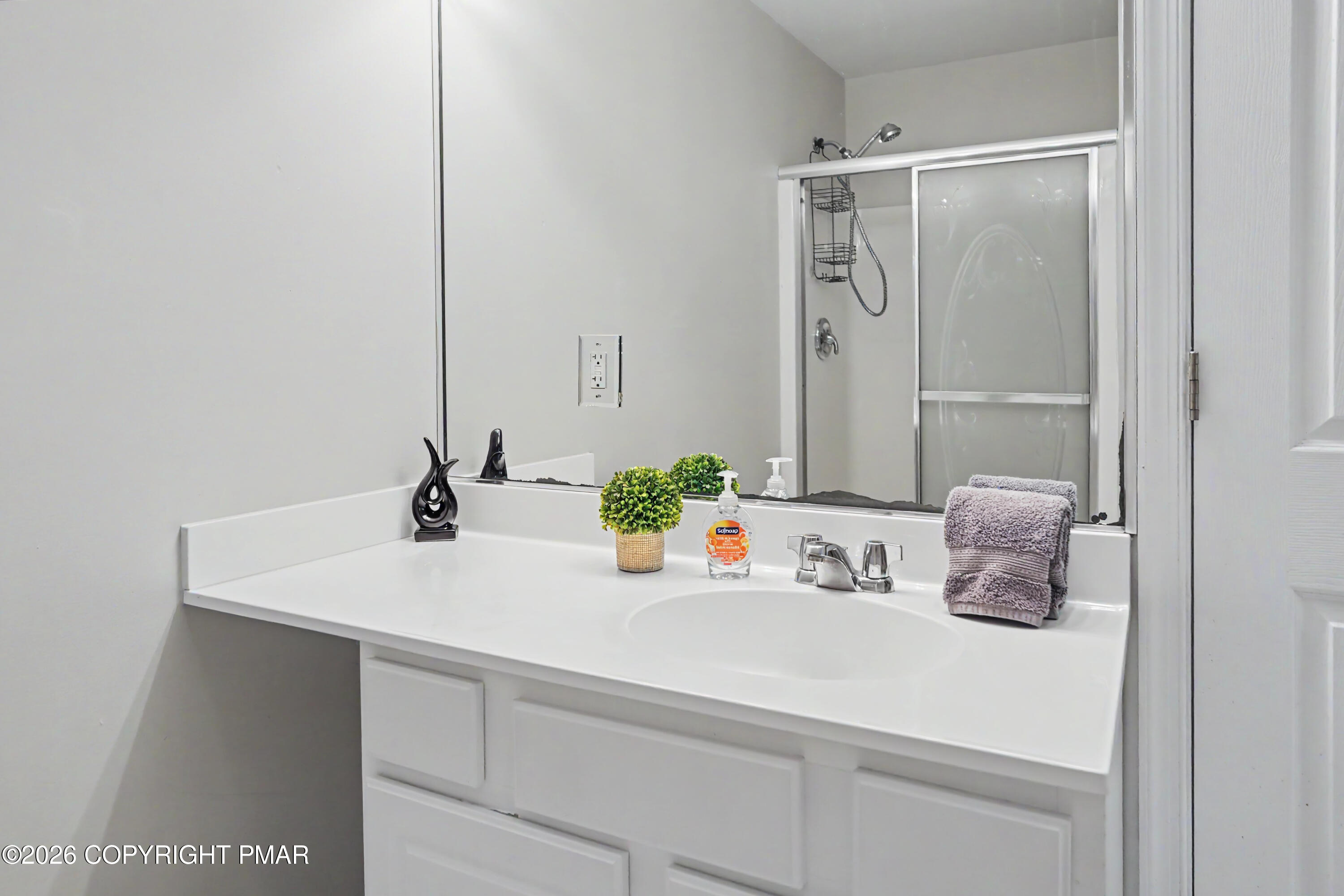 220 Nadine Boulevard Property Photo 14