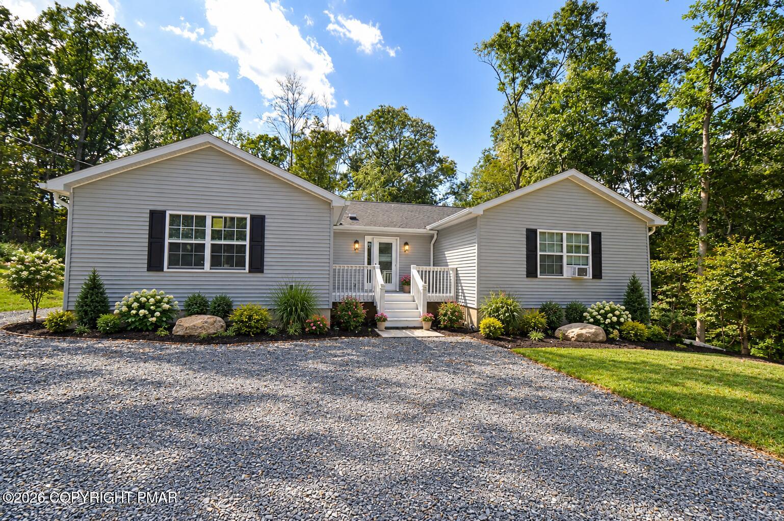 19 Sleepy Hollow Lane Property Photo 1