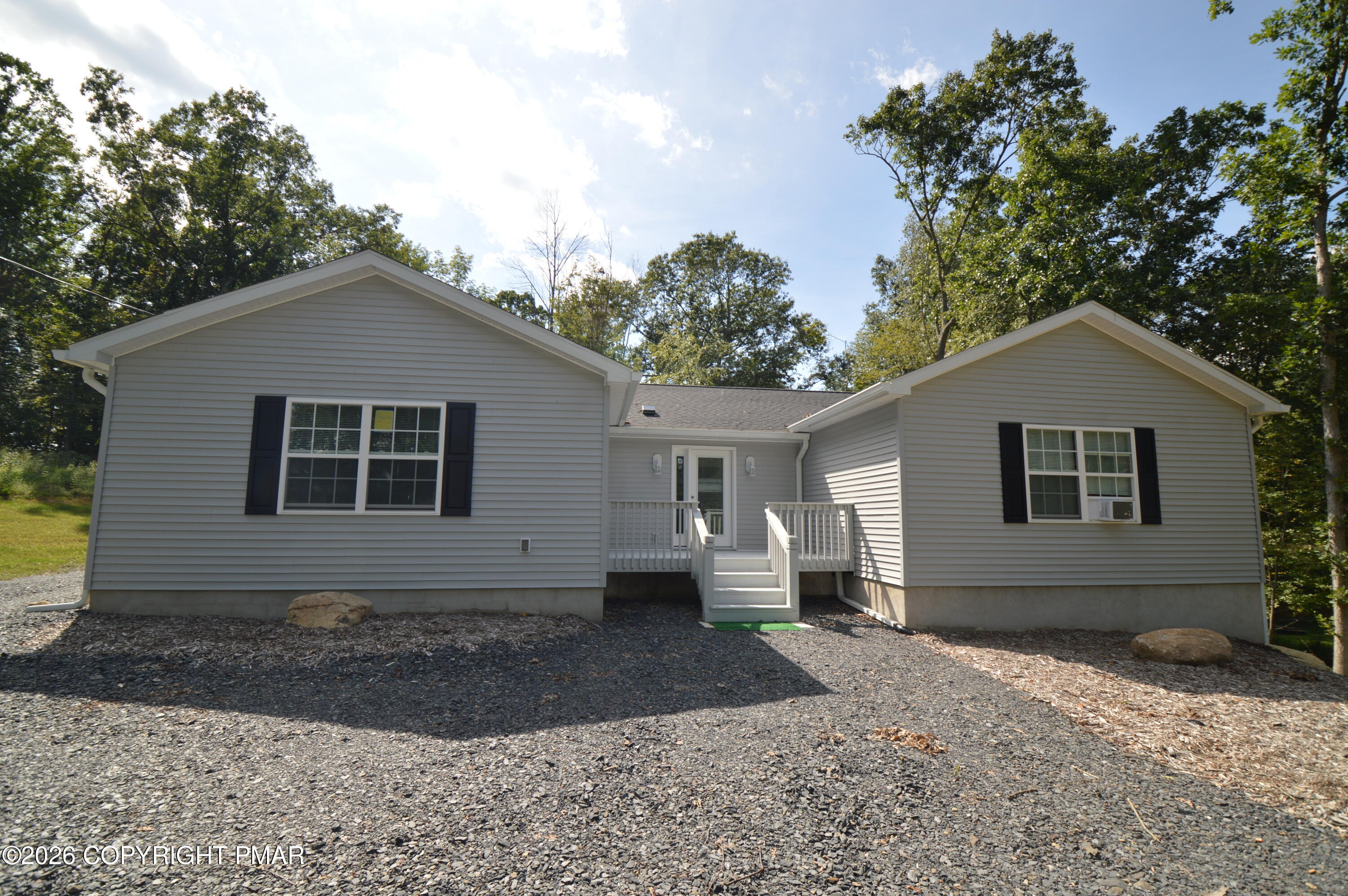 19 Sleepy Hollow Lane Property Photo 2