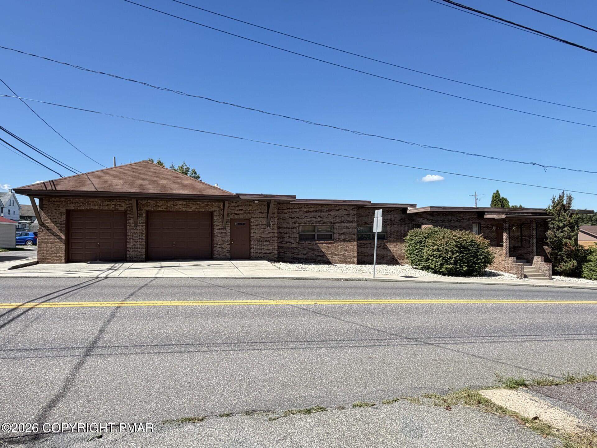350 N Pine Street Property Photo 3
