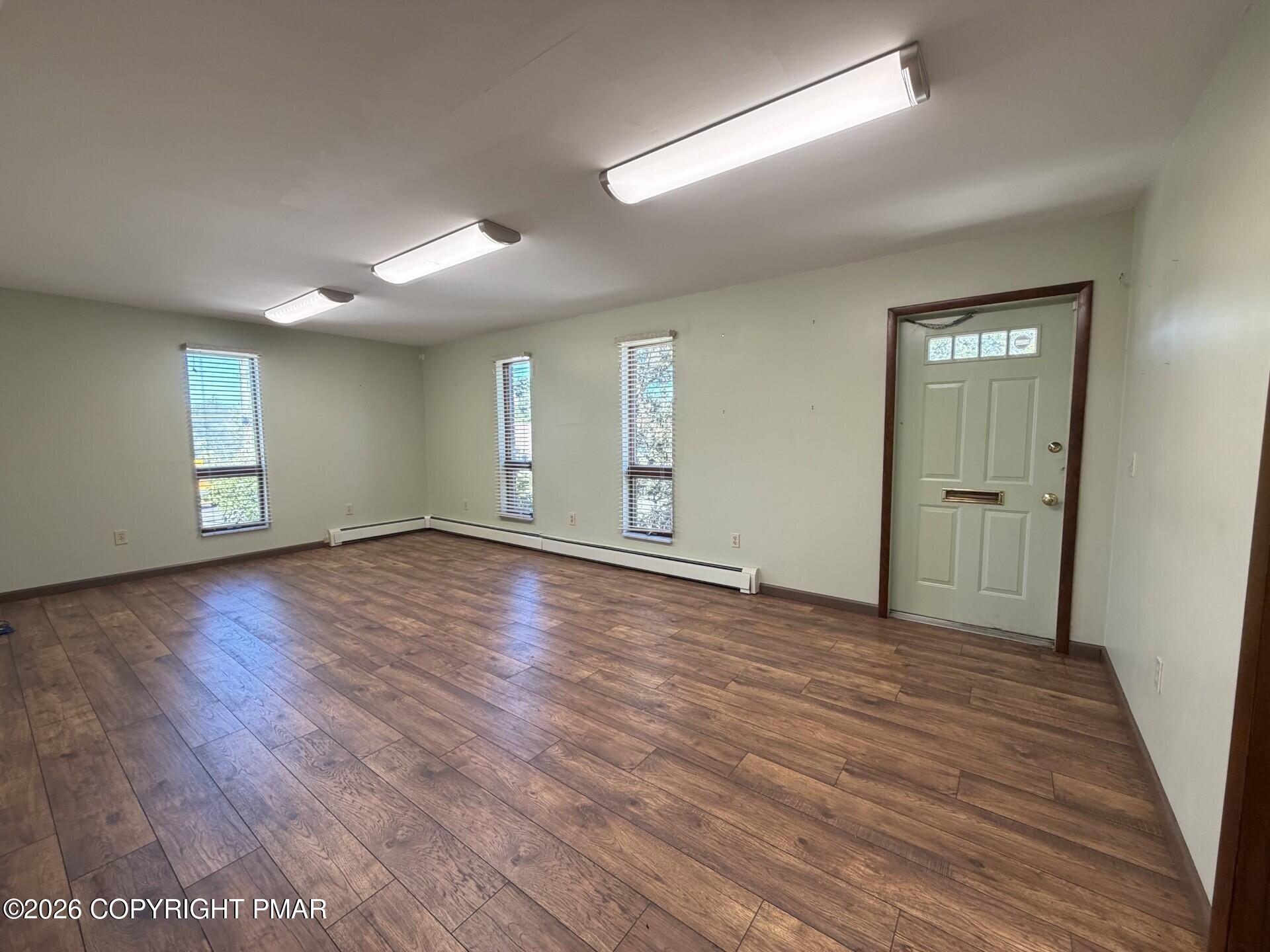 350 N Pine Street Property Photo 8