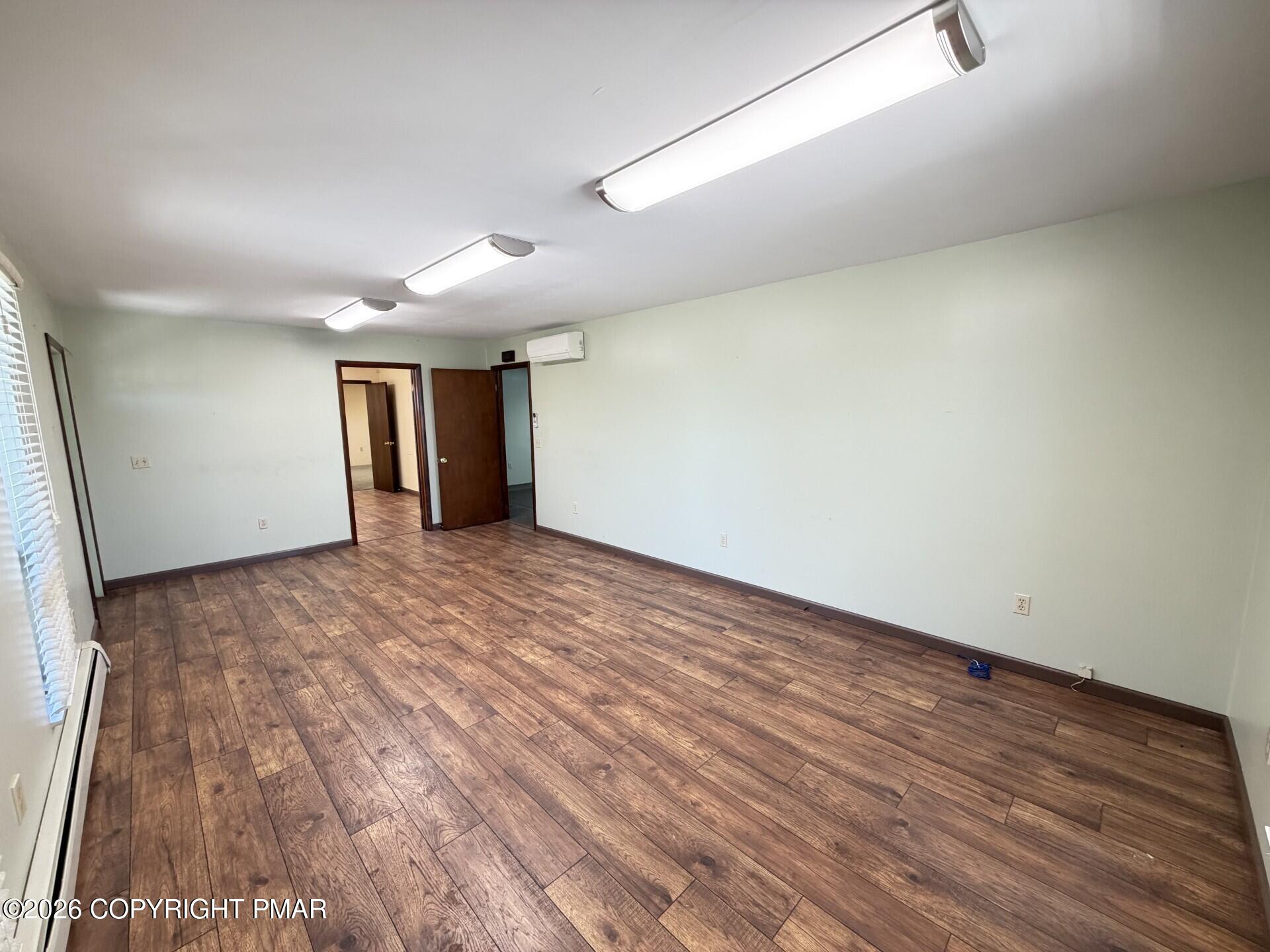 350 N Pine Street Property Photo 9