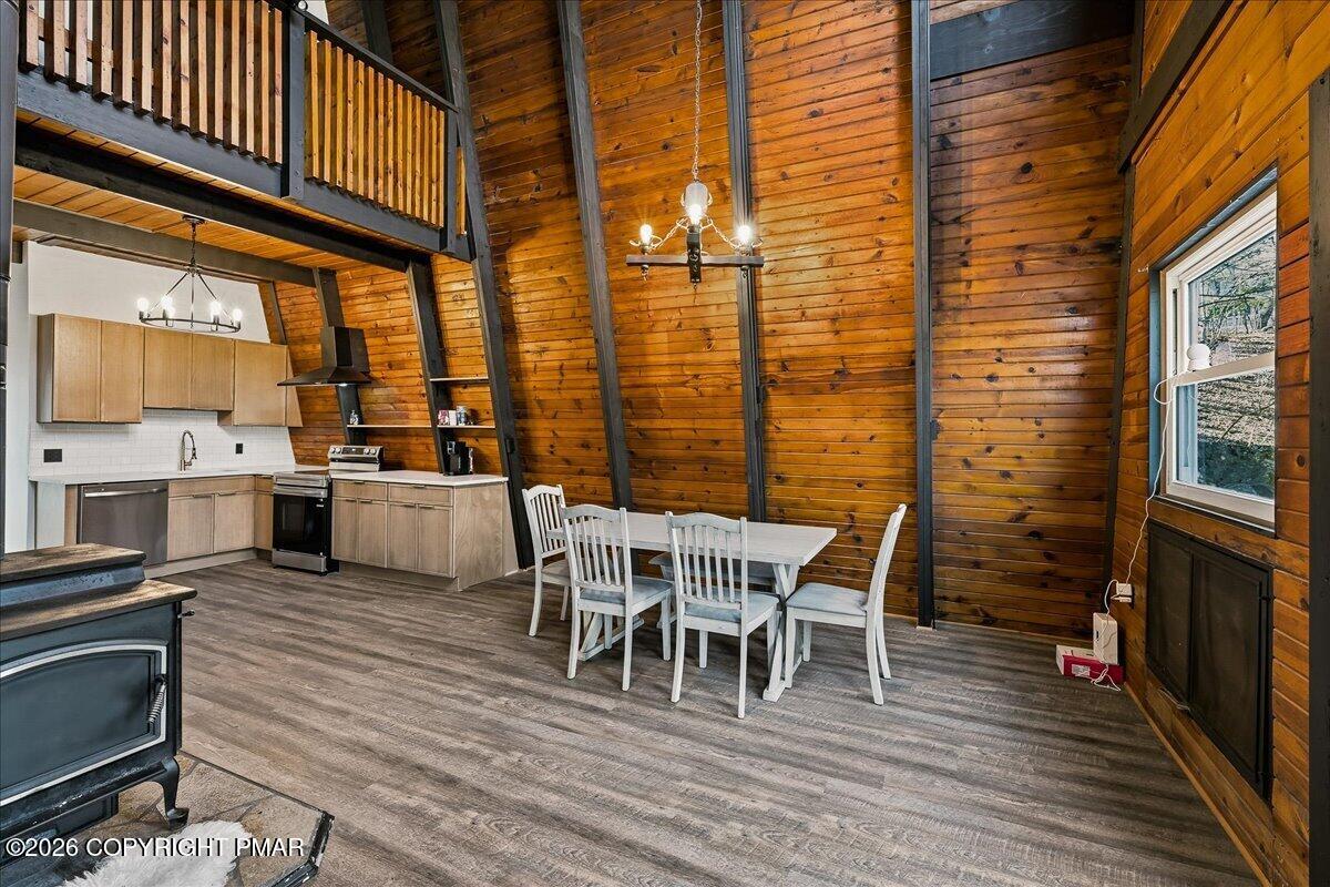 3257 Trafalgar Avenue Property Photo 7