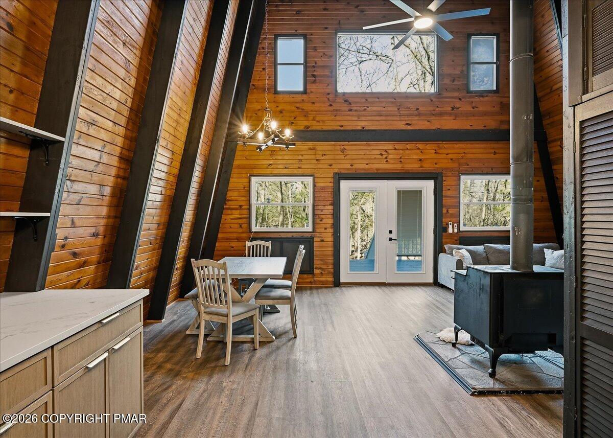 3257 Trafalgar Avenue Property Photo 8