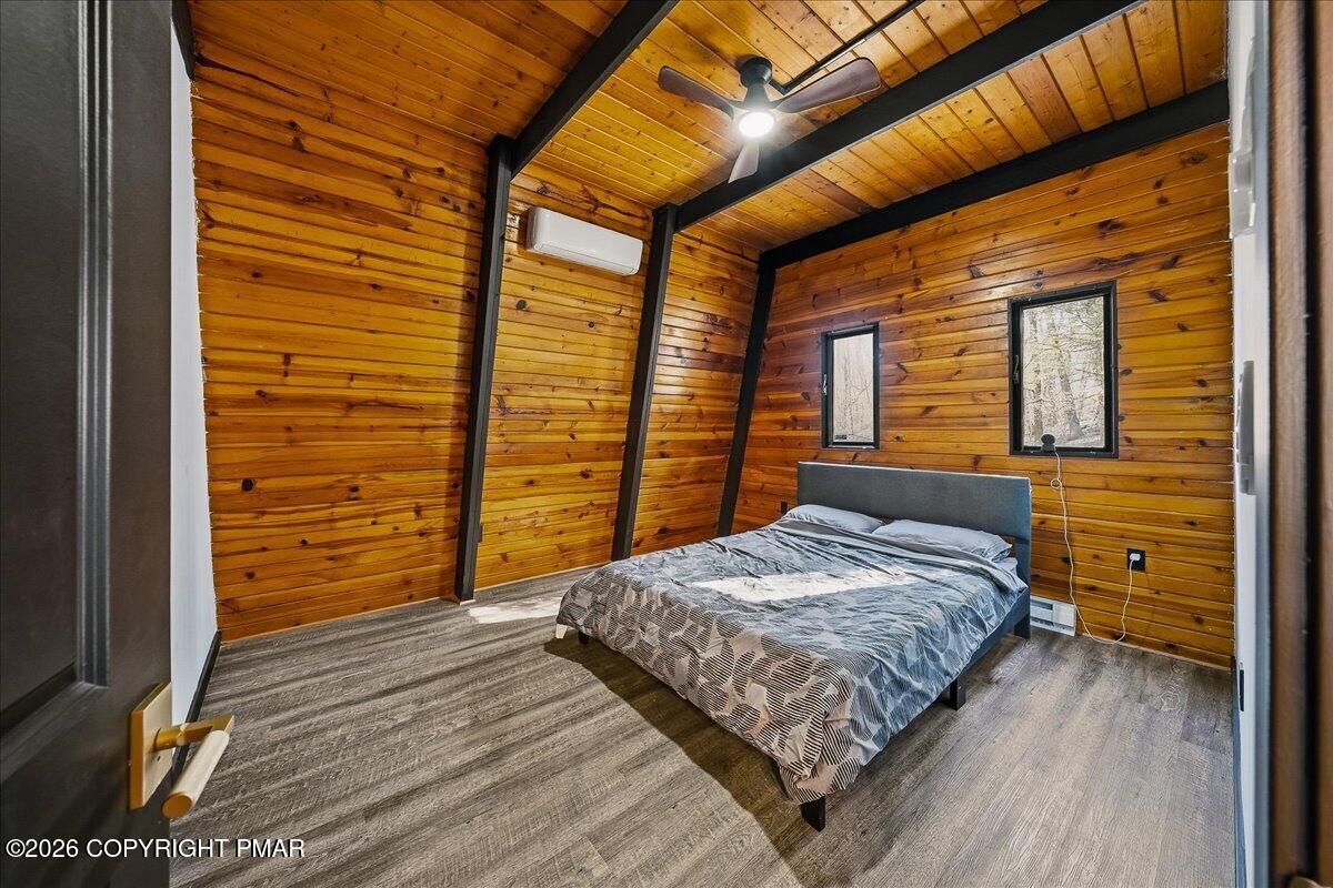 3257 Trafalgar Avenue Property Photo 13