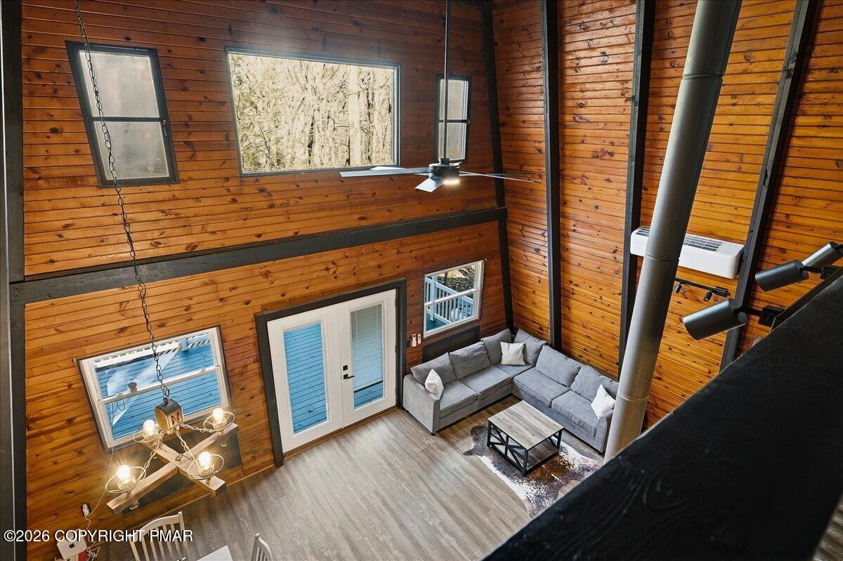 3257 Trafalgar Avenue Property Photo 25
