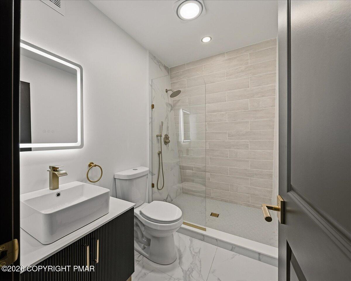 3257 Trafalgar Avenue Property Photo 28