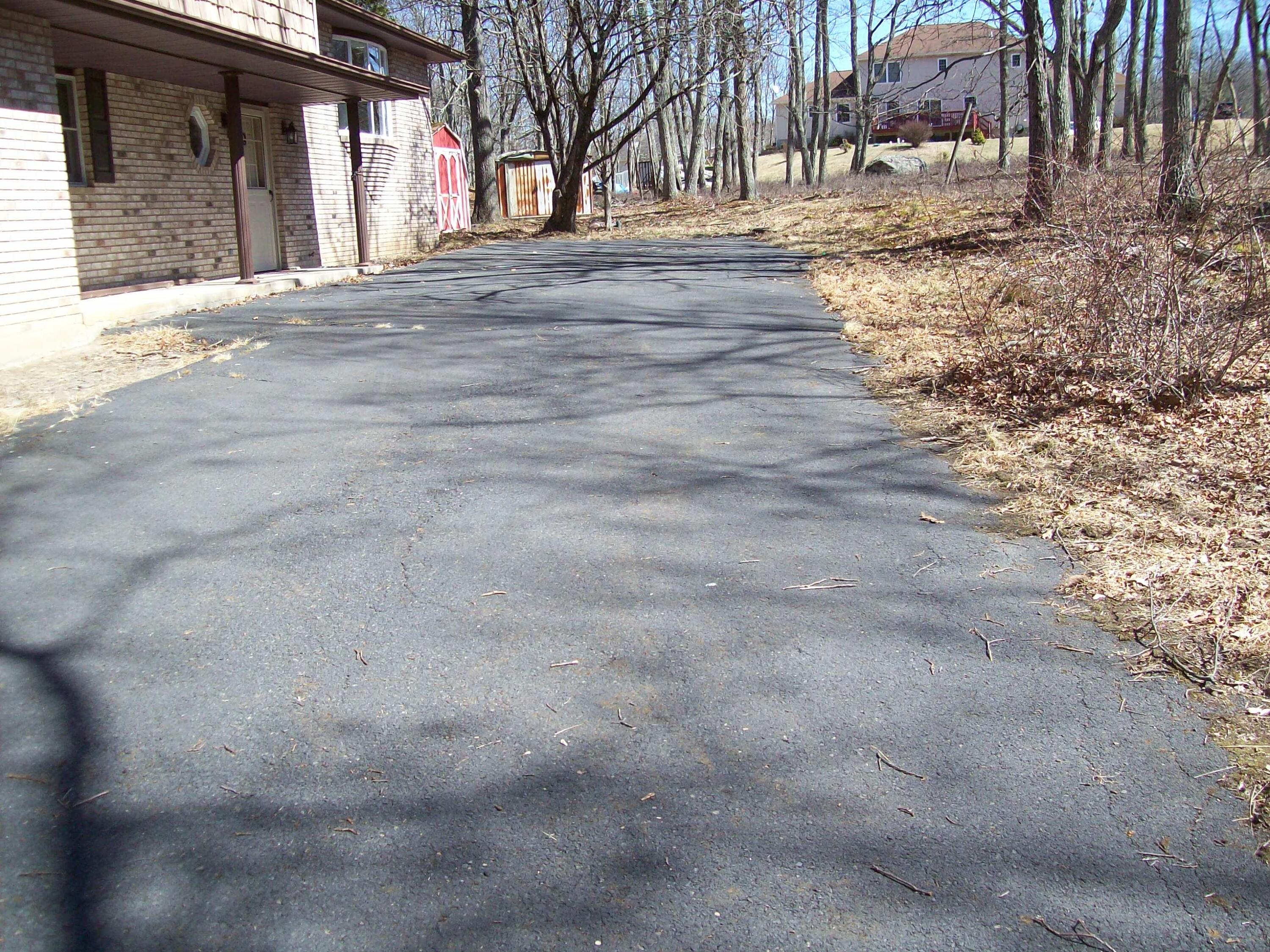 110 Pear Tree Ct Court Property Photo 4