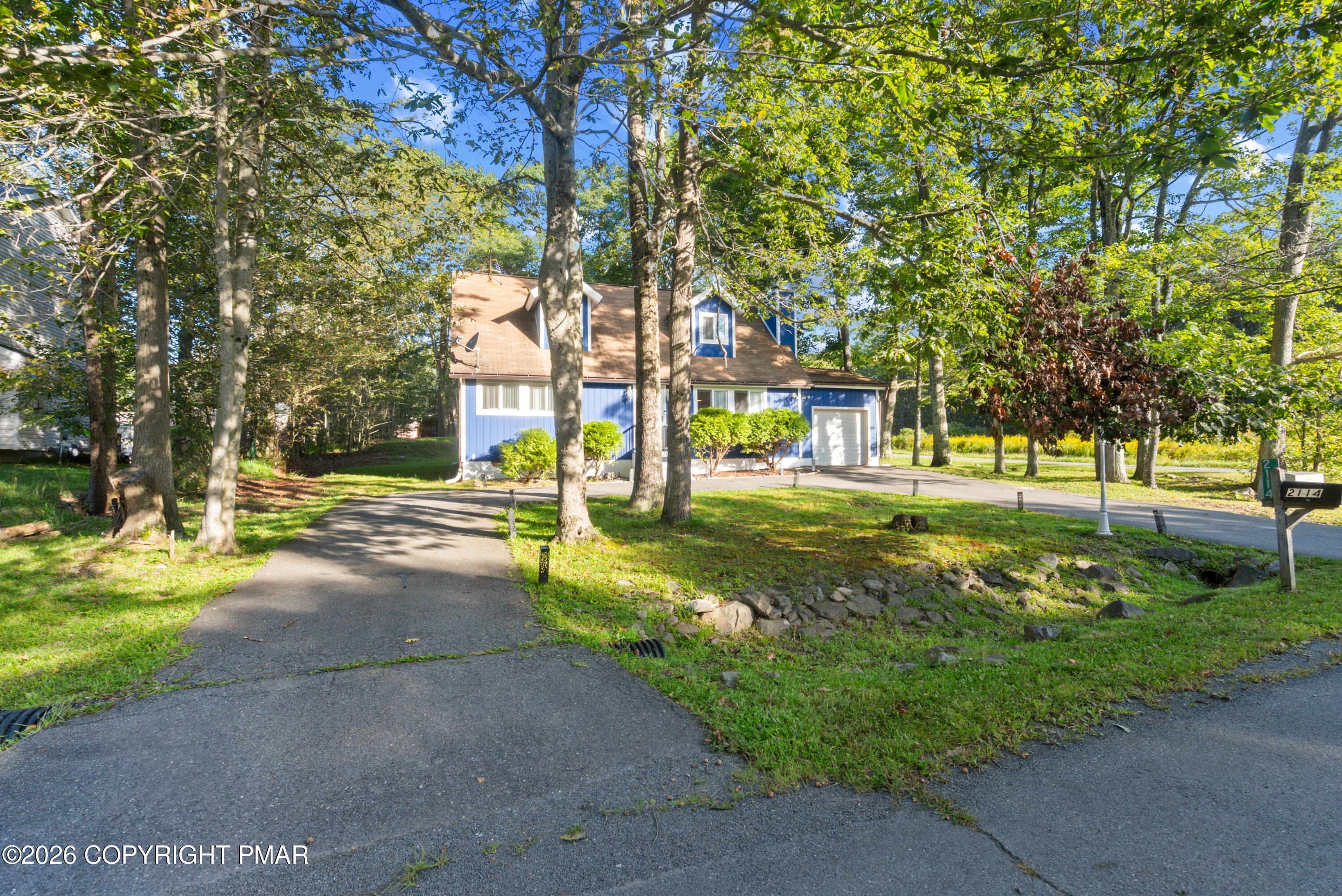2114 Onondaga Way Property Photo 4