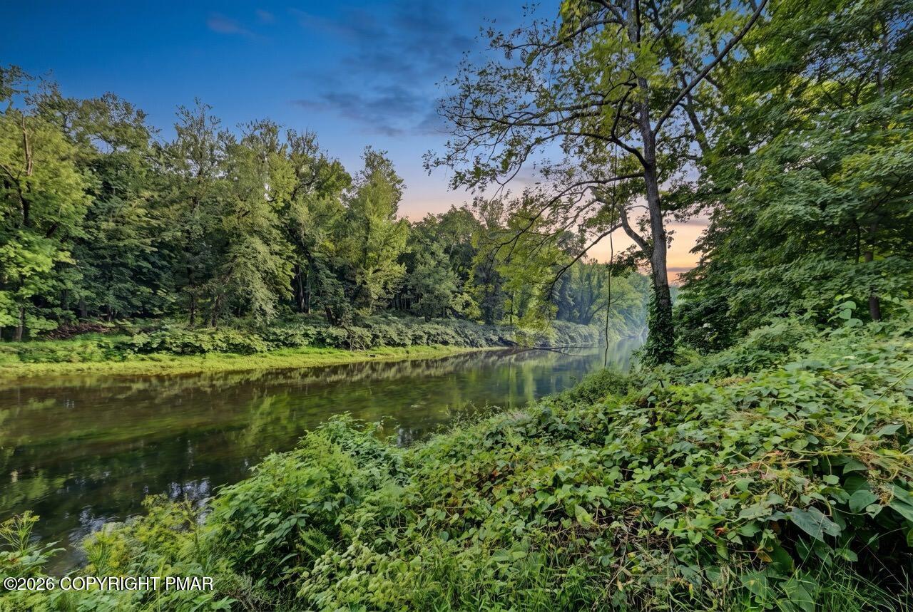 694 River Road Property Photo 15
