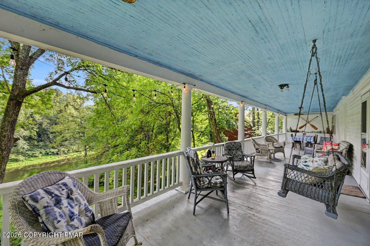694 River Road Property Photo 17