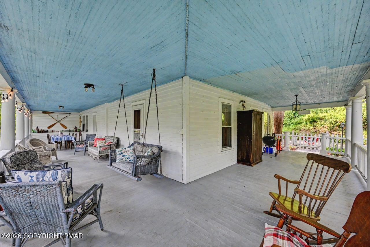 694 River Road Property Photo 19