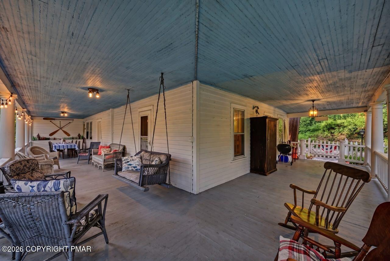 694 River Road Property Photo 20
