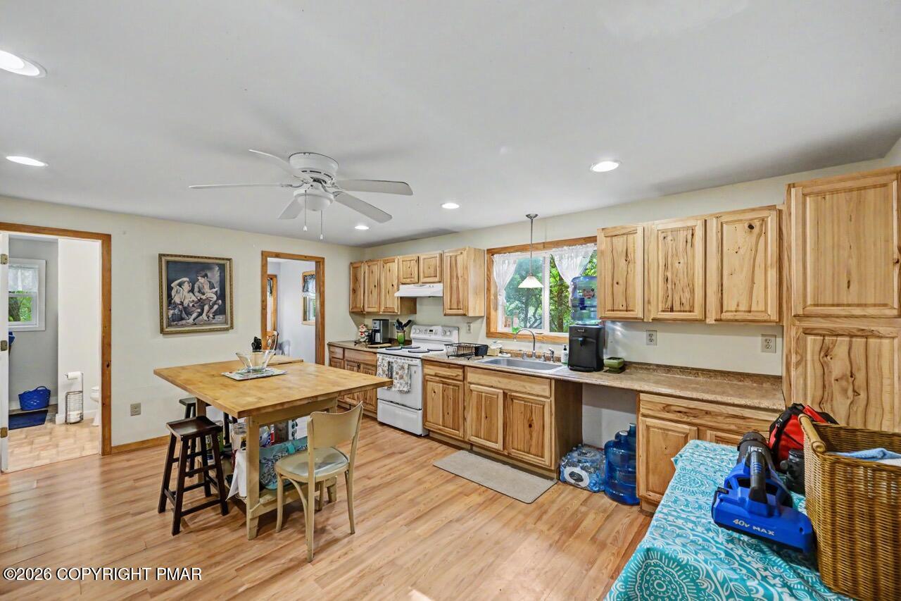694 River Road Property Photo 34