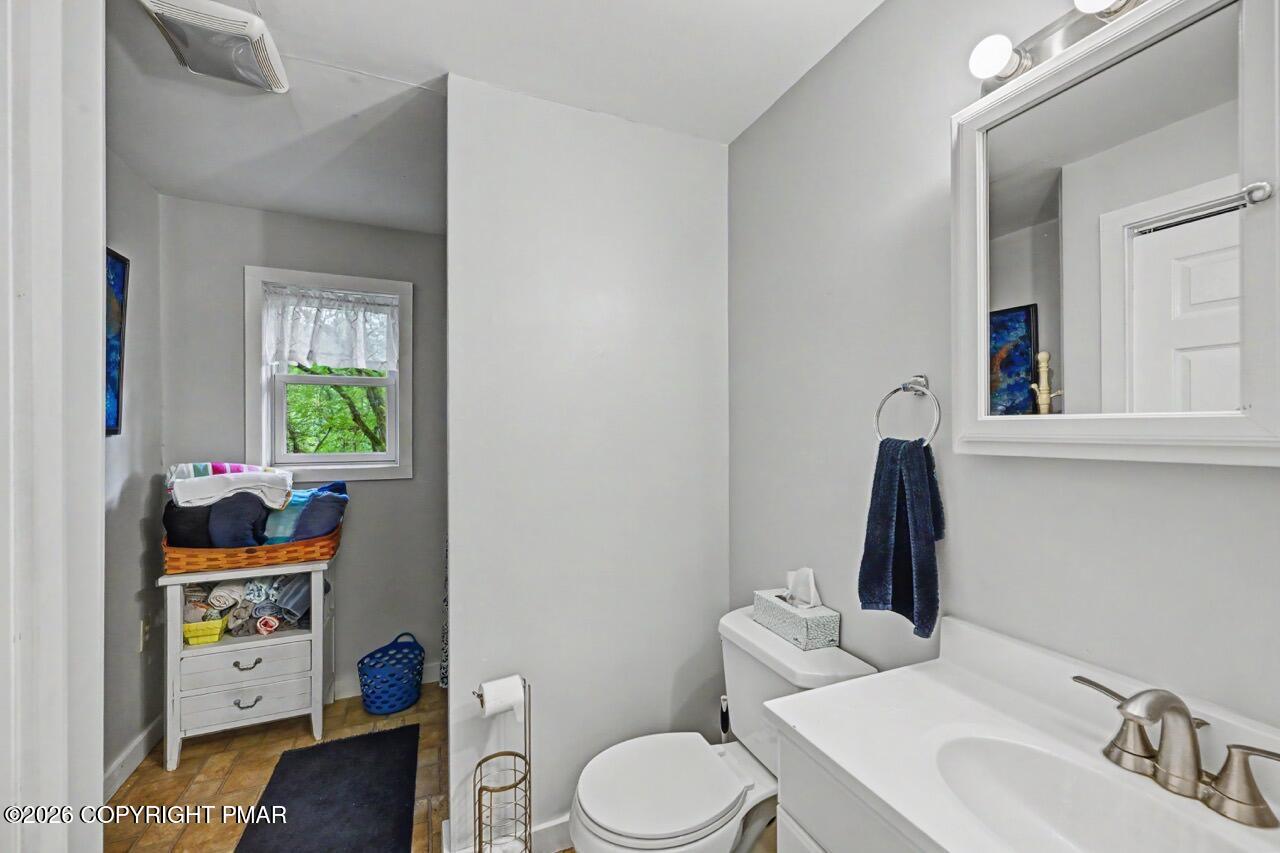 694 River Road Property Photo 36