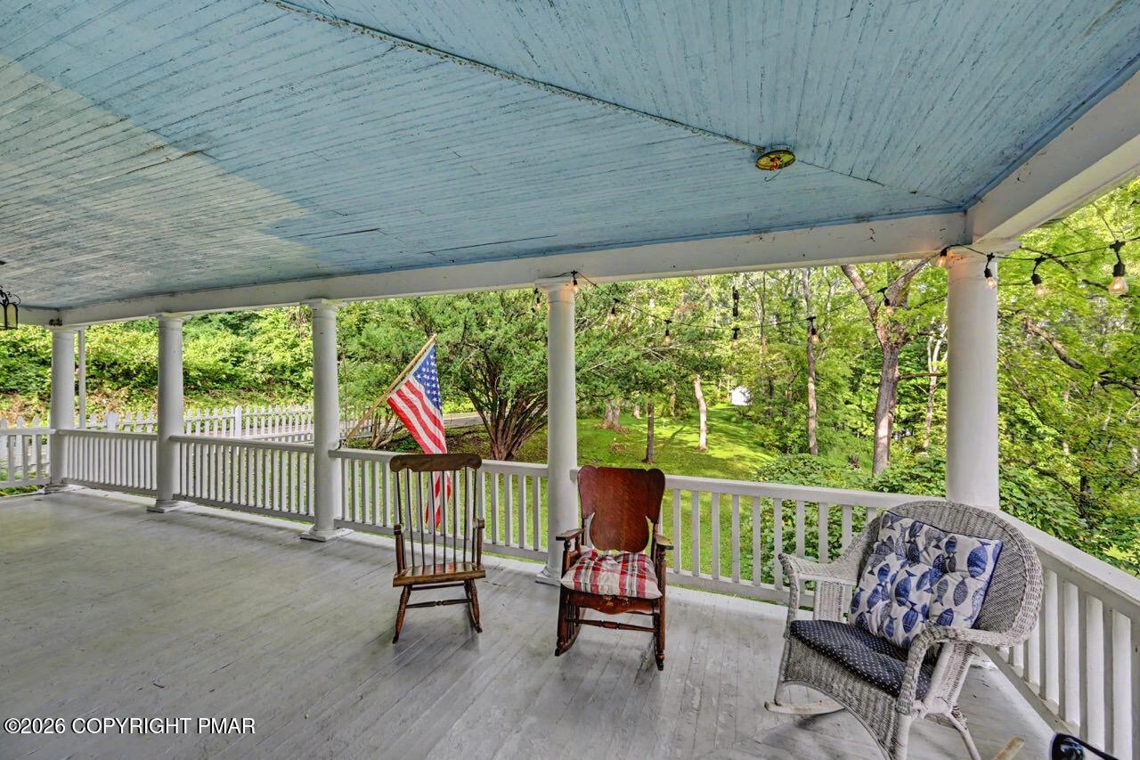694 River Road Property Photo 44
