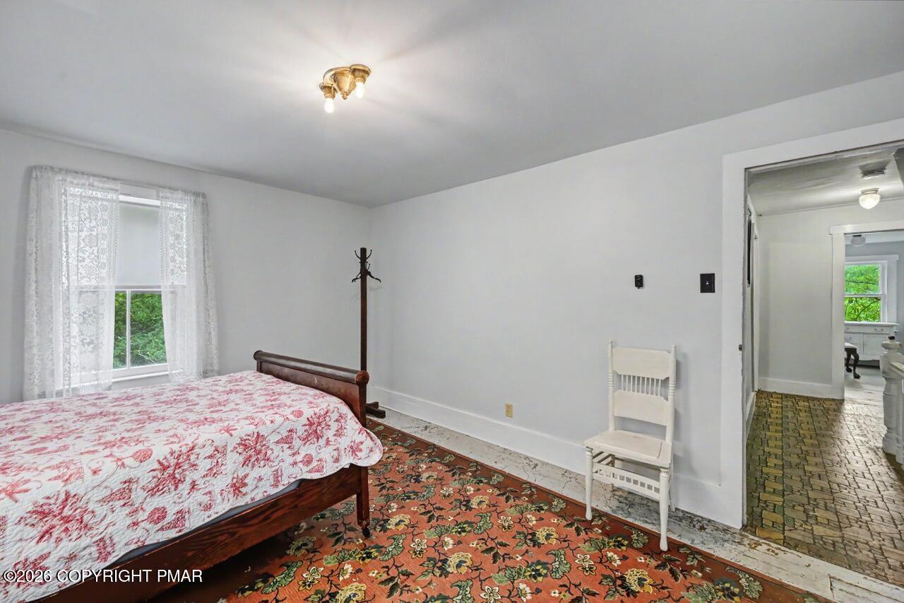 694 River Road Property Photo 49
