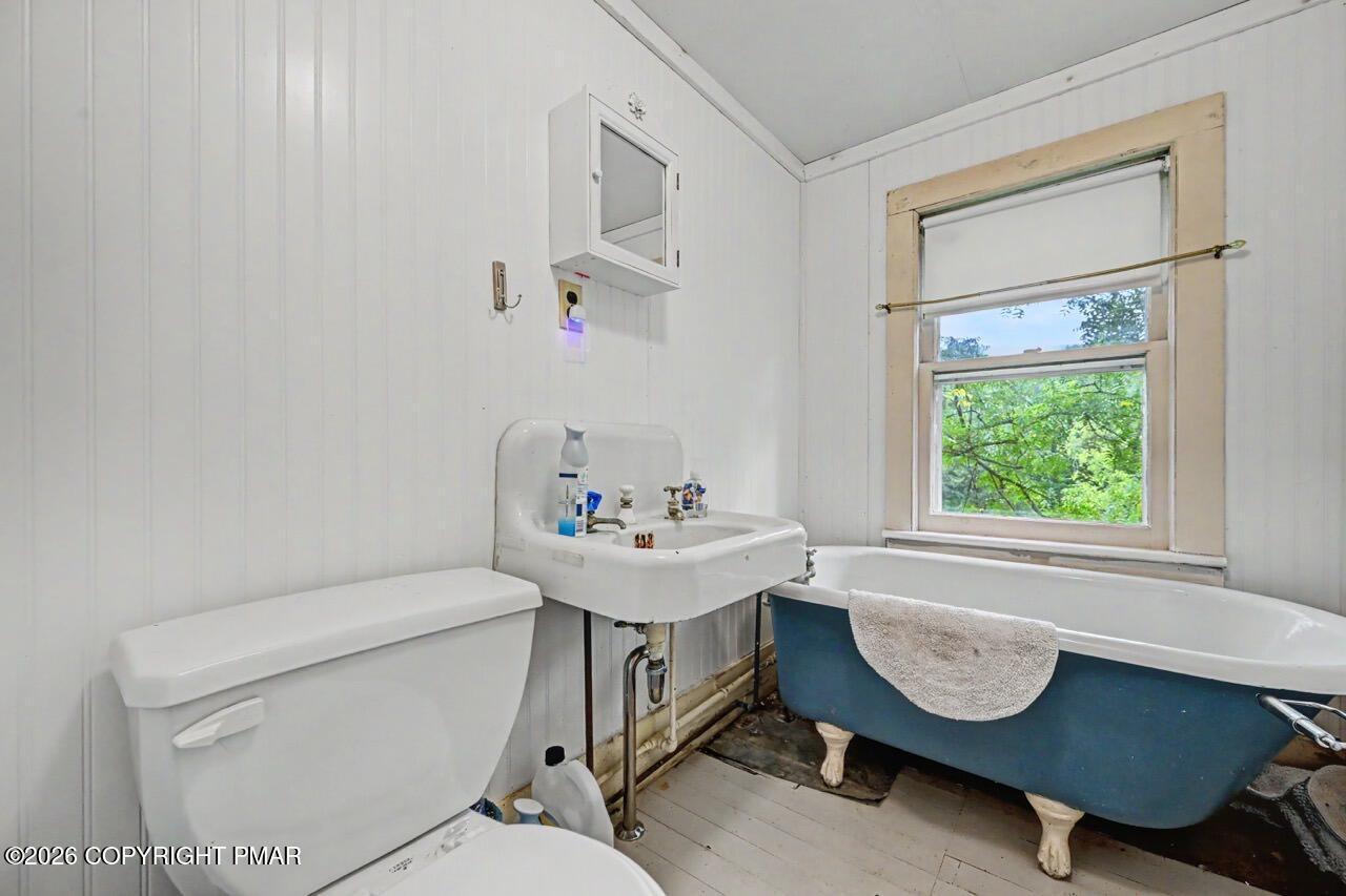 694 River Road Property Photo 56