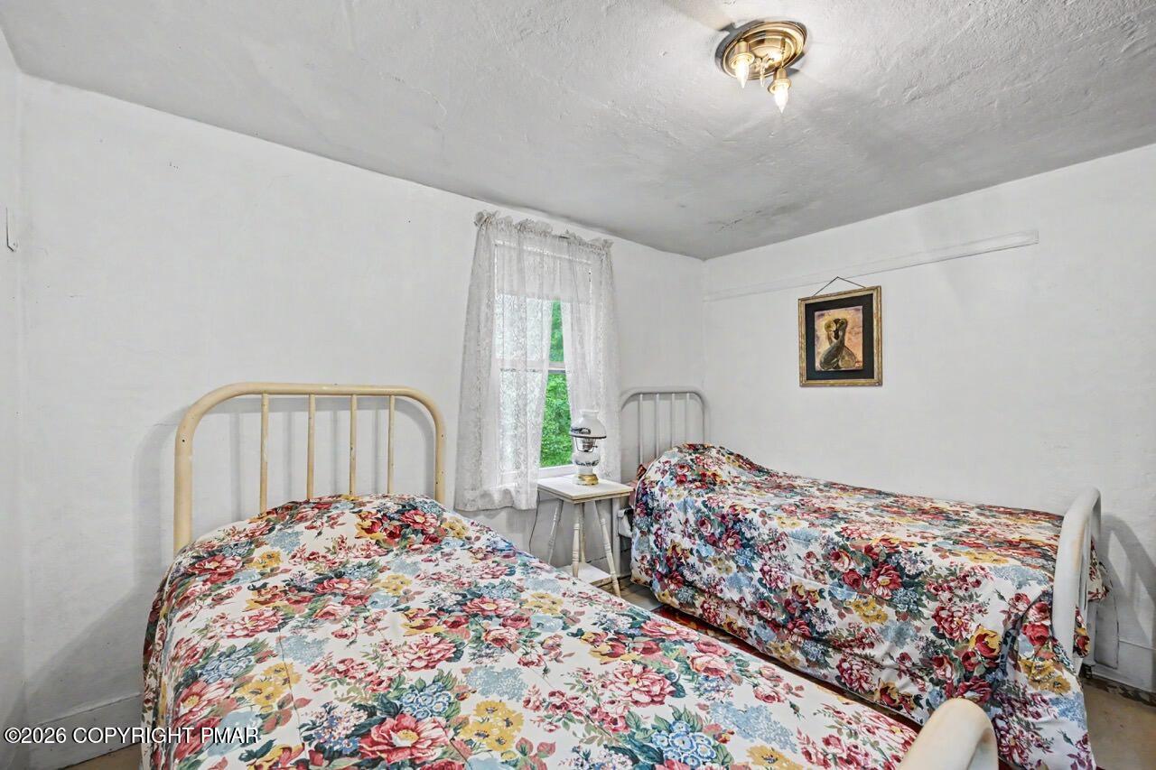 694 River Road Property Photo 69