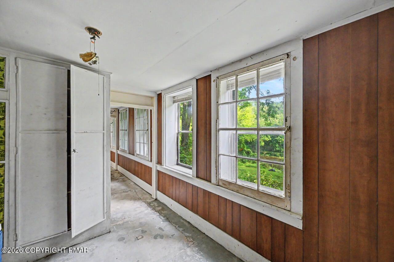 694 River Road Property Photo 78