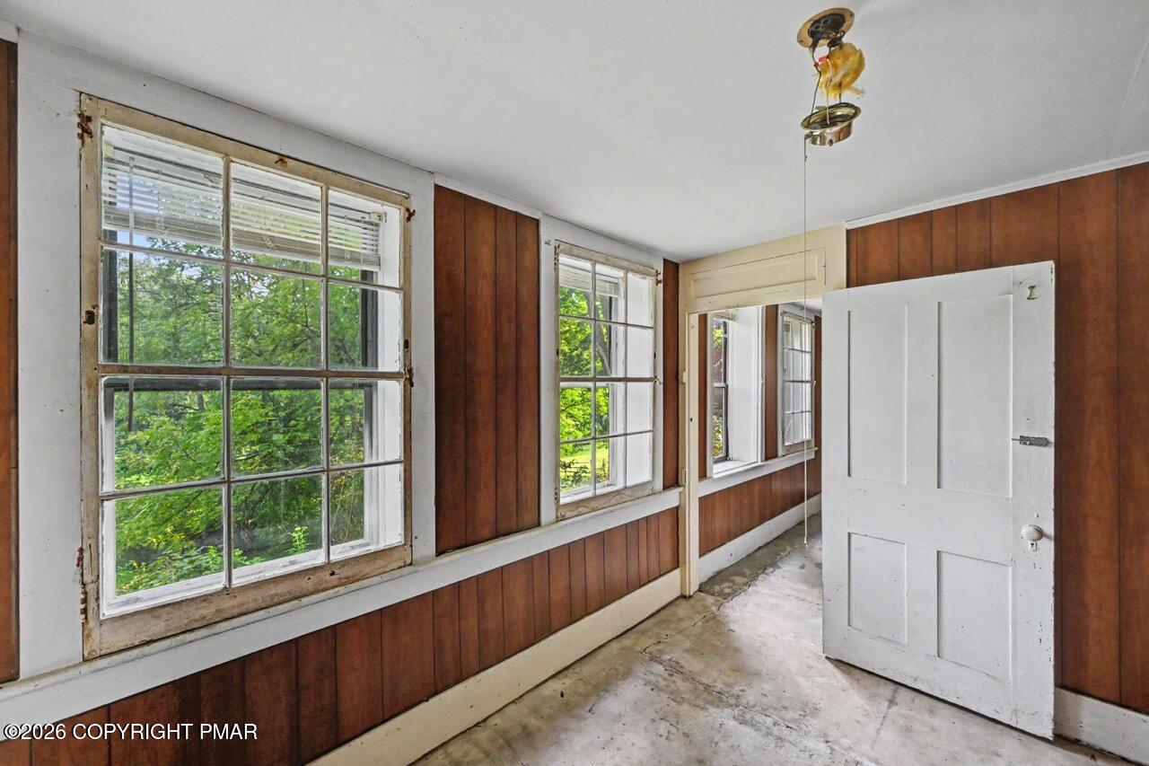 694 River Road Property Photo 79