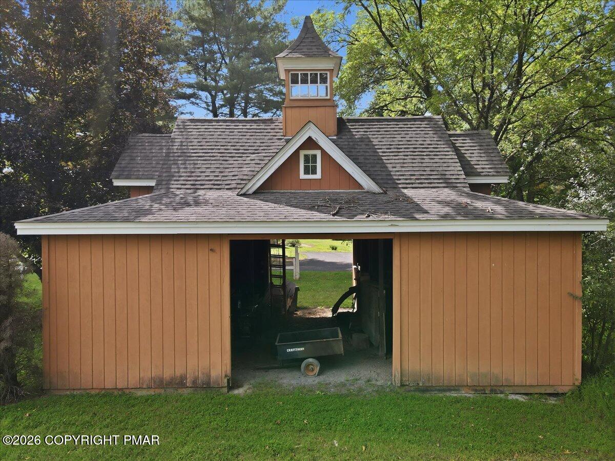 156 Schoonover Lane Property Photo 6