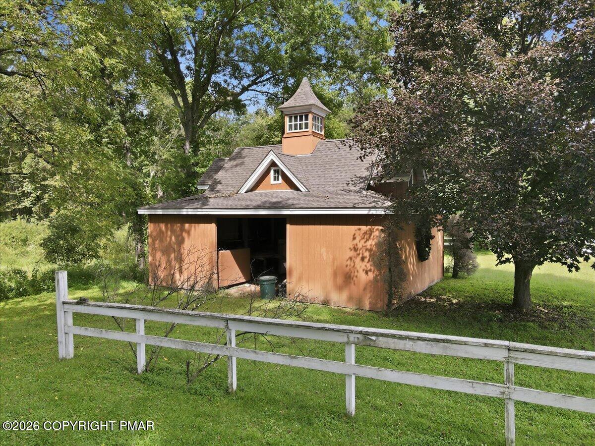 156 Schoonover Lane Property Photo 7