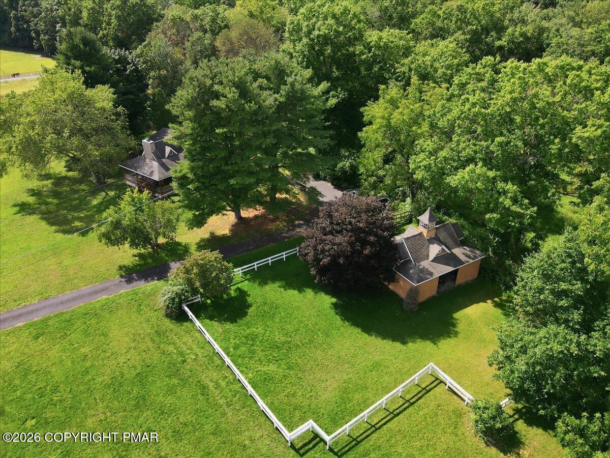 156 Schoonover Lane Property Photo 9
