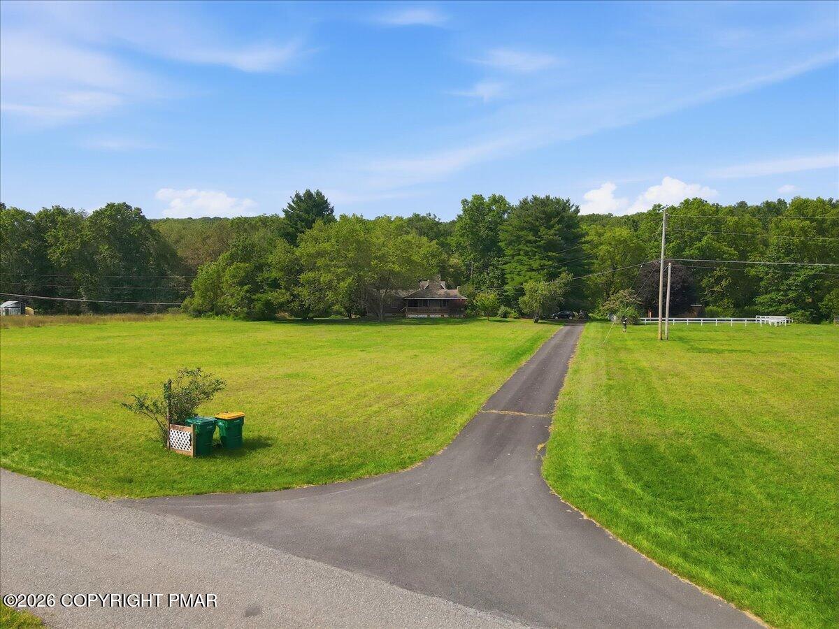 156 Schoonover Lane Property Photo 12