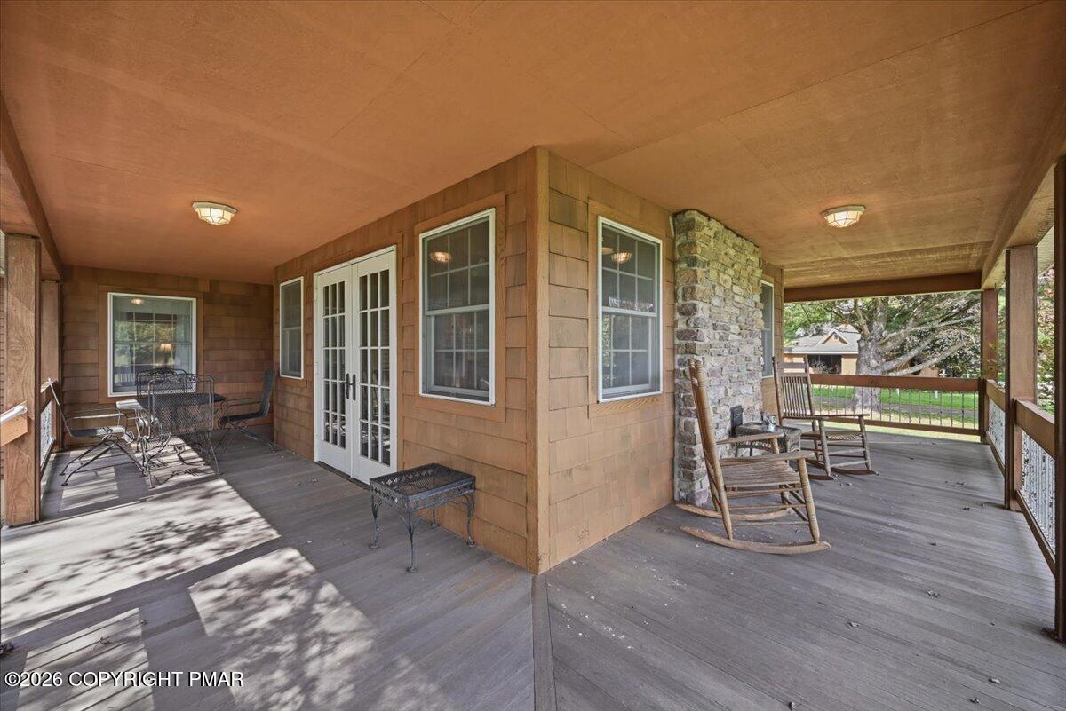 156 Schoonover Lane Property Photo 17