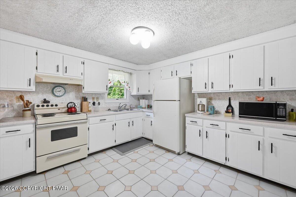 156 Schoonover Lane Property Photo 32