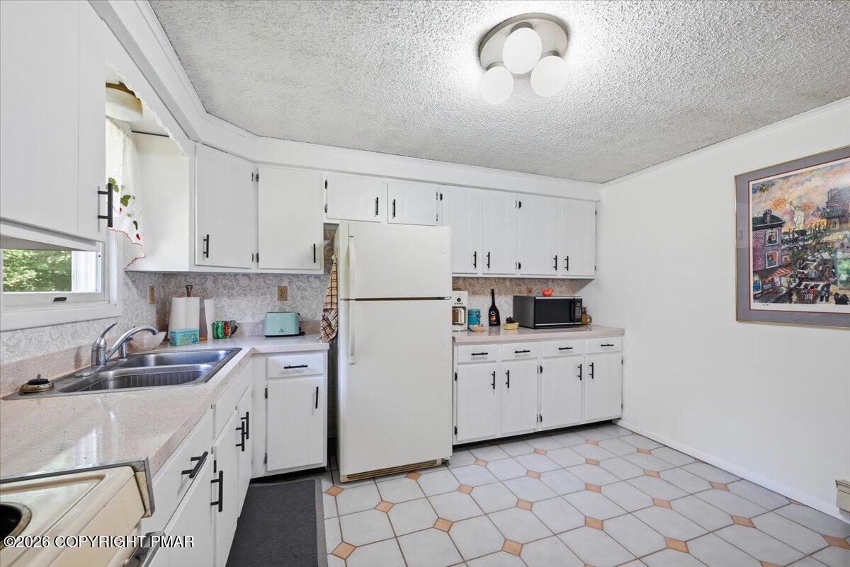 156 Schoonover Lane Property Photo 33