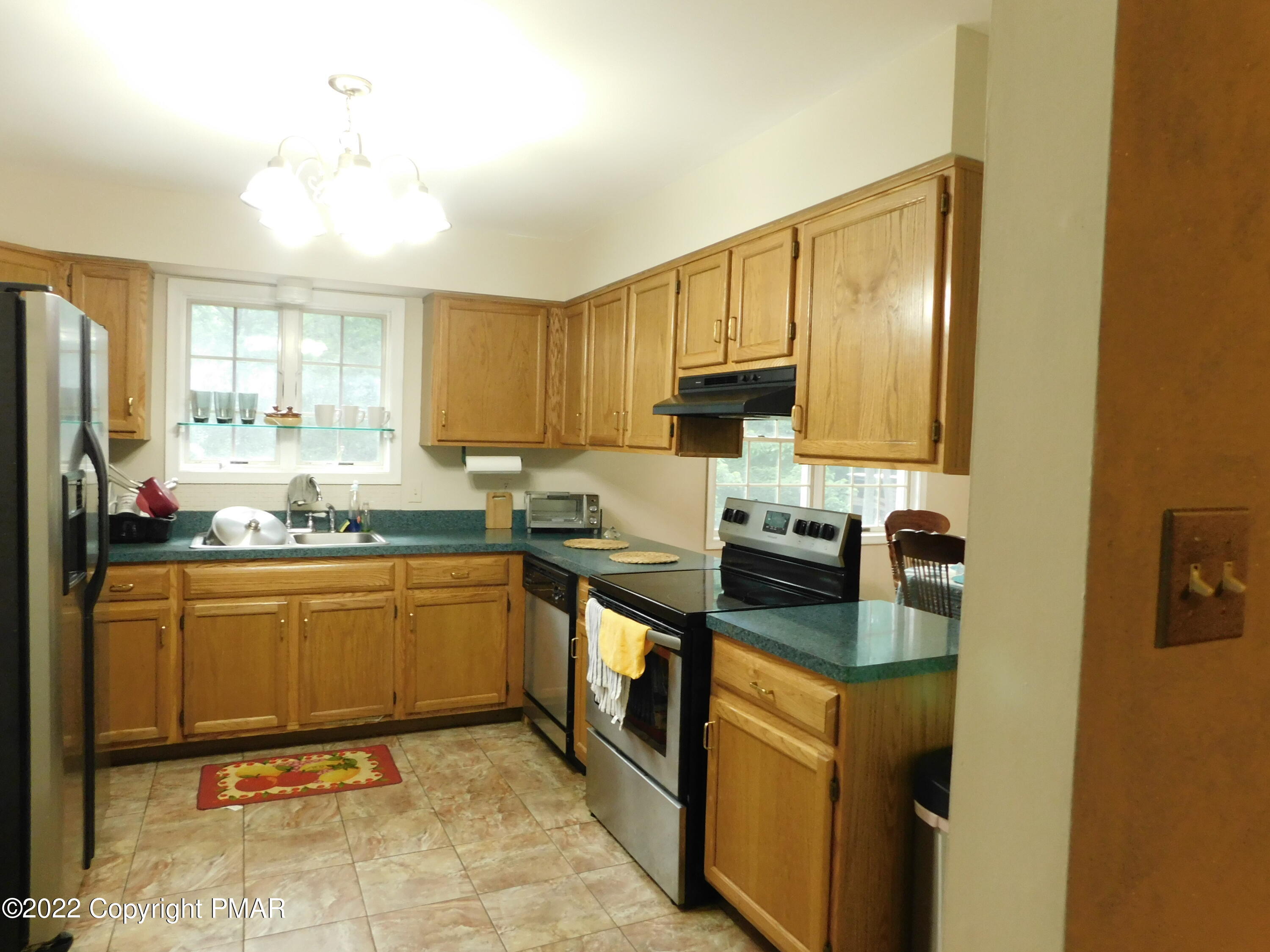 12418 Mountain Laurel Drive Property Photo 9