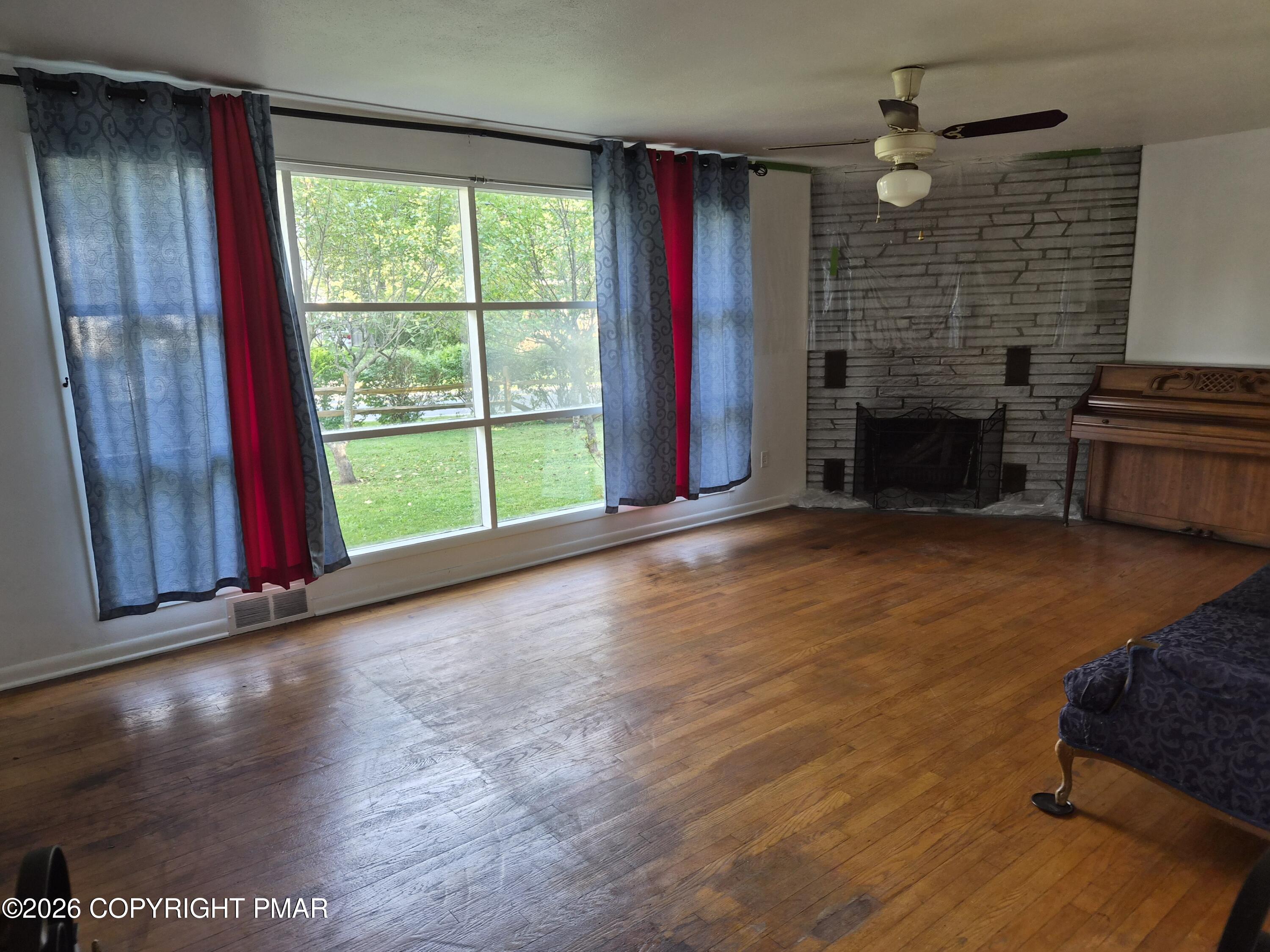 335 E Brown Street Property Photo 3