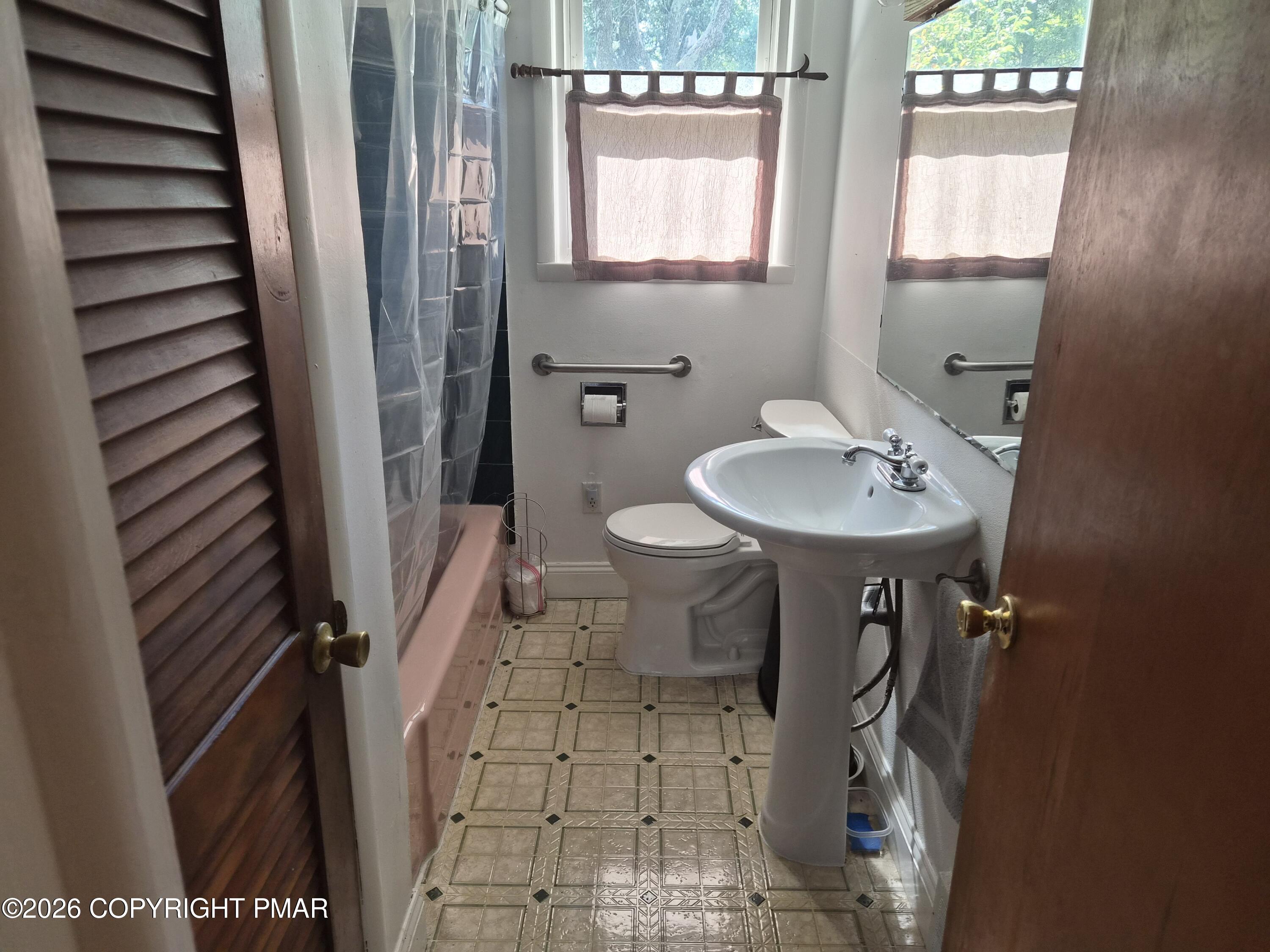 335 E Brown Street Property Photo 8