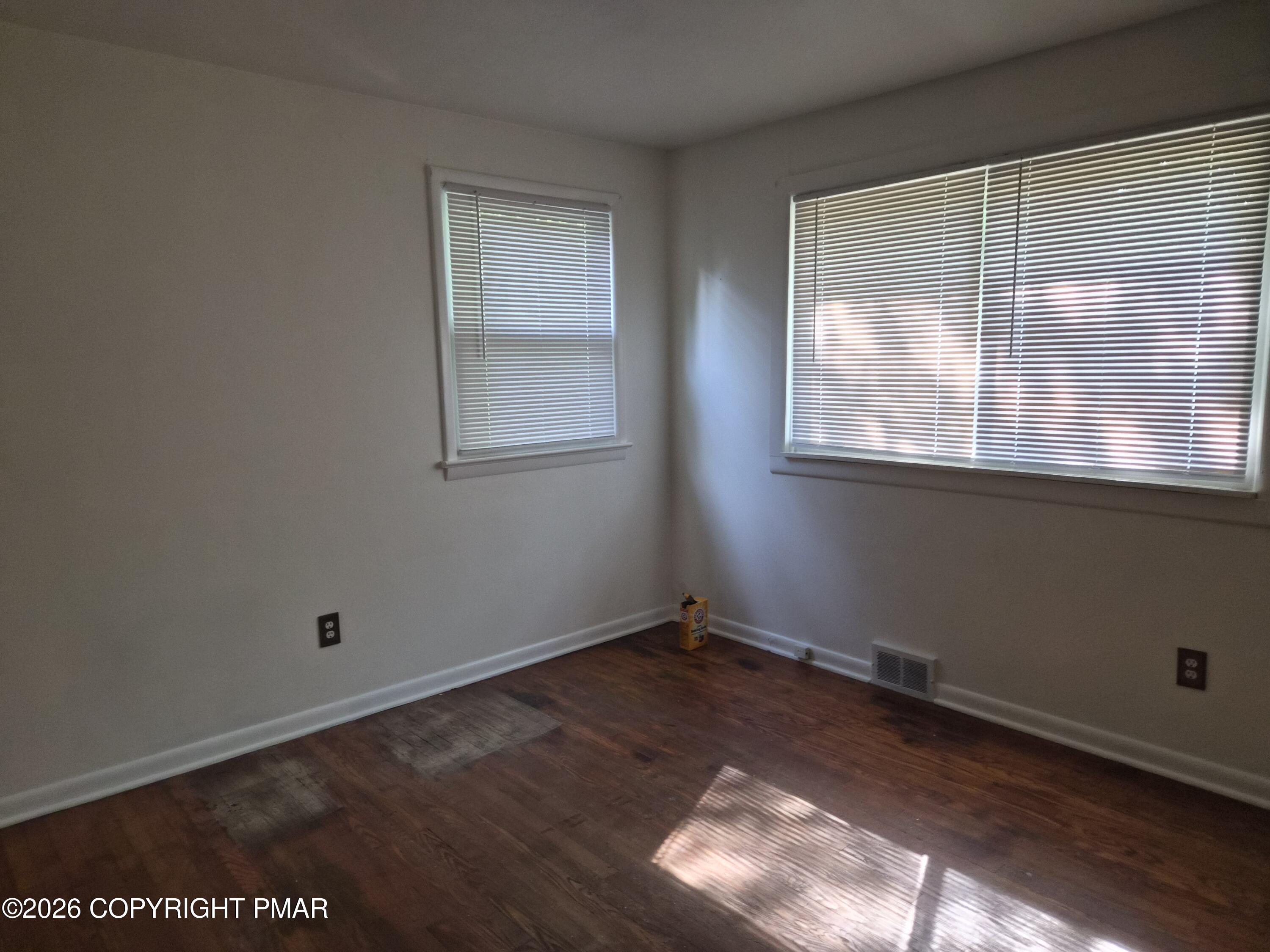 335 E Brown Street Property Photo 15