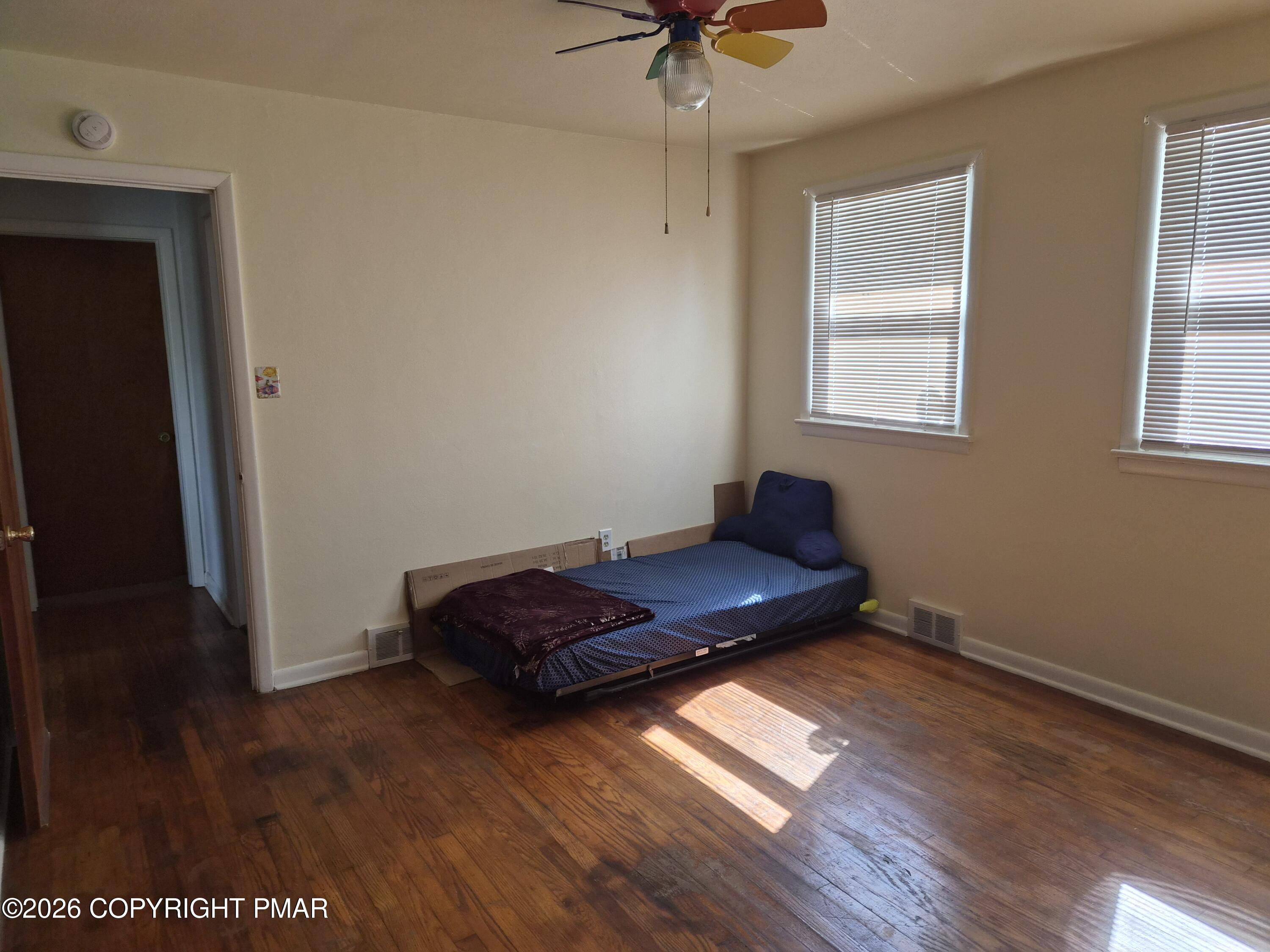 335 E Brown Street Property Photo 16