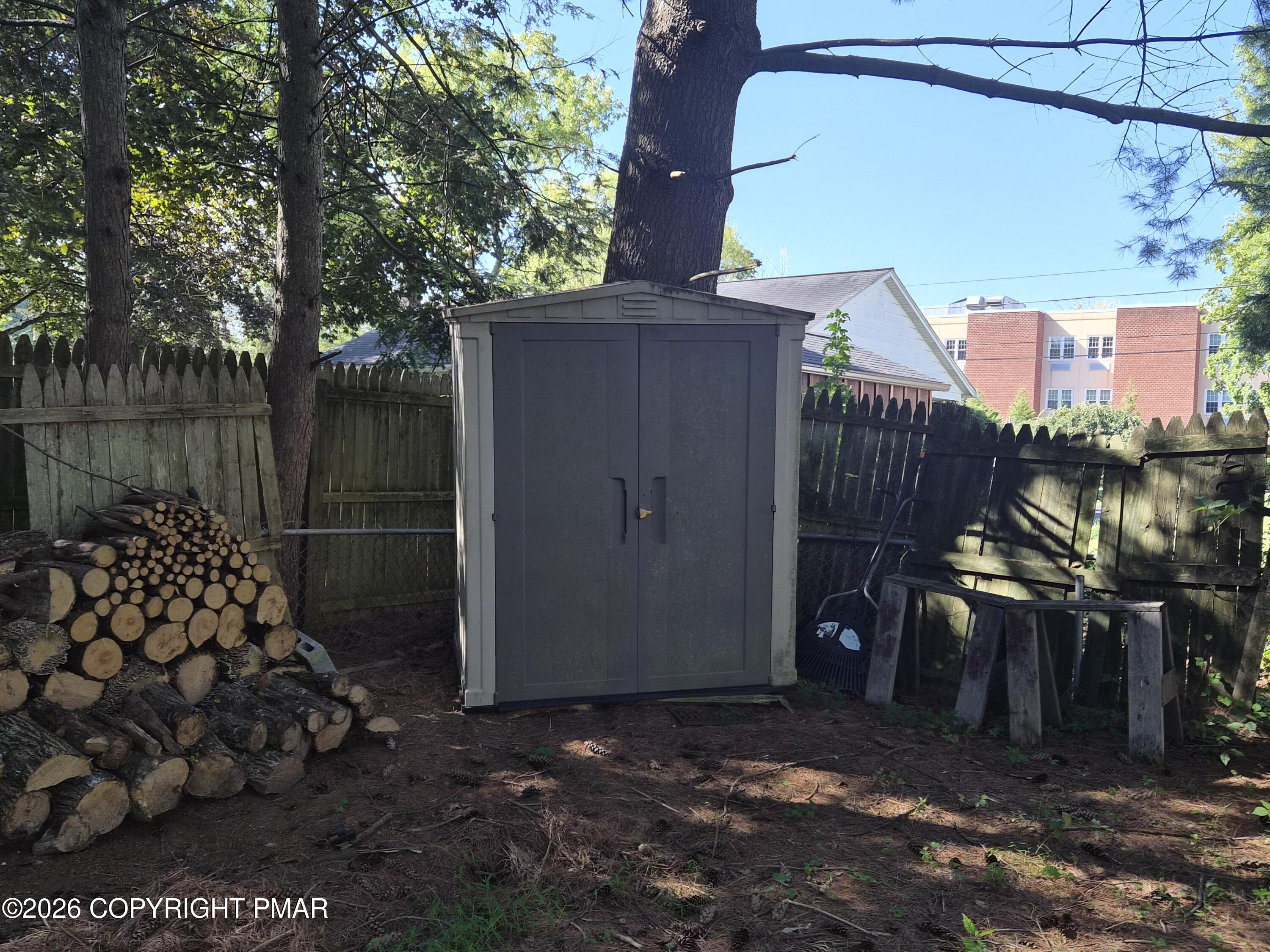335 E Brown Street Property Photo 27